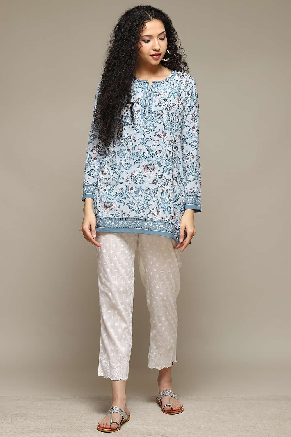 Gold Viscose Printed Narrow Pant image number 0