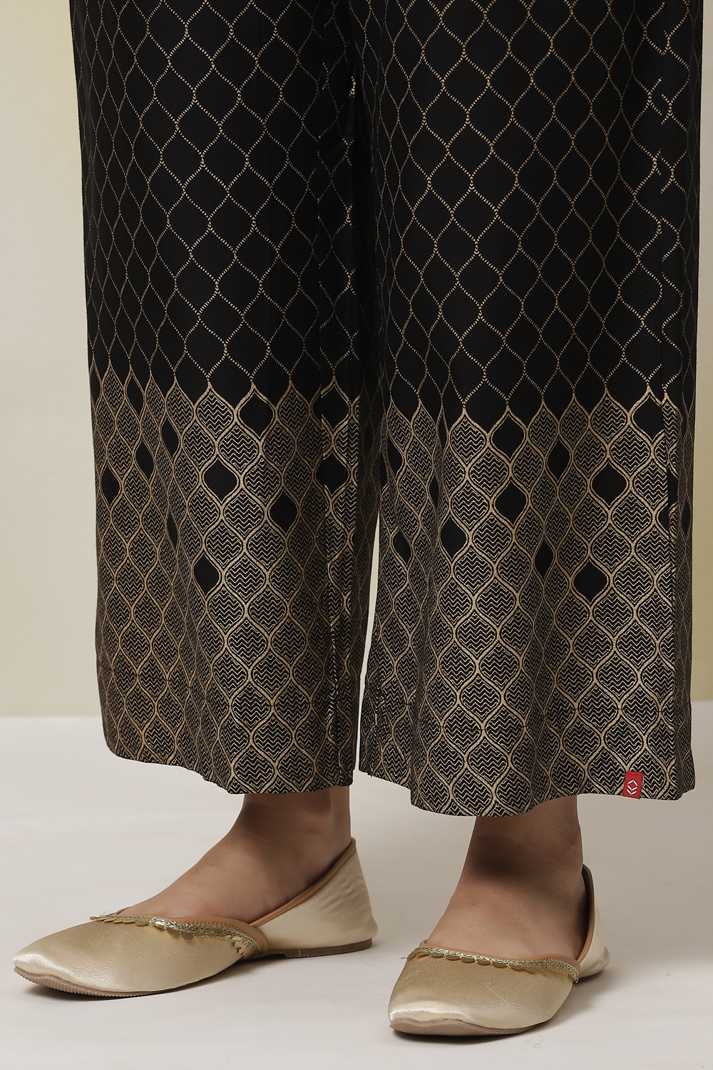 Beige LIVA Palazzo image number 1