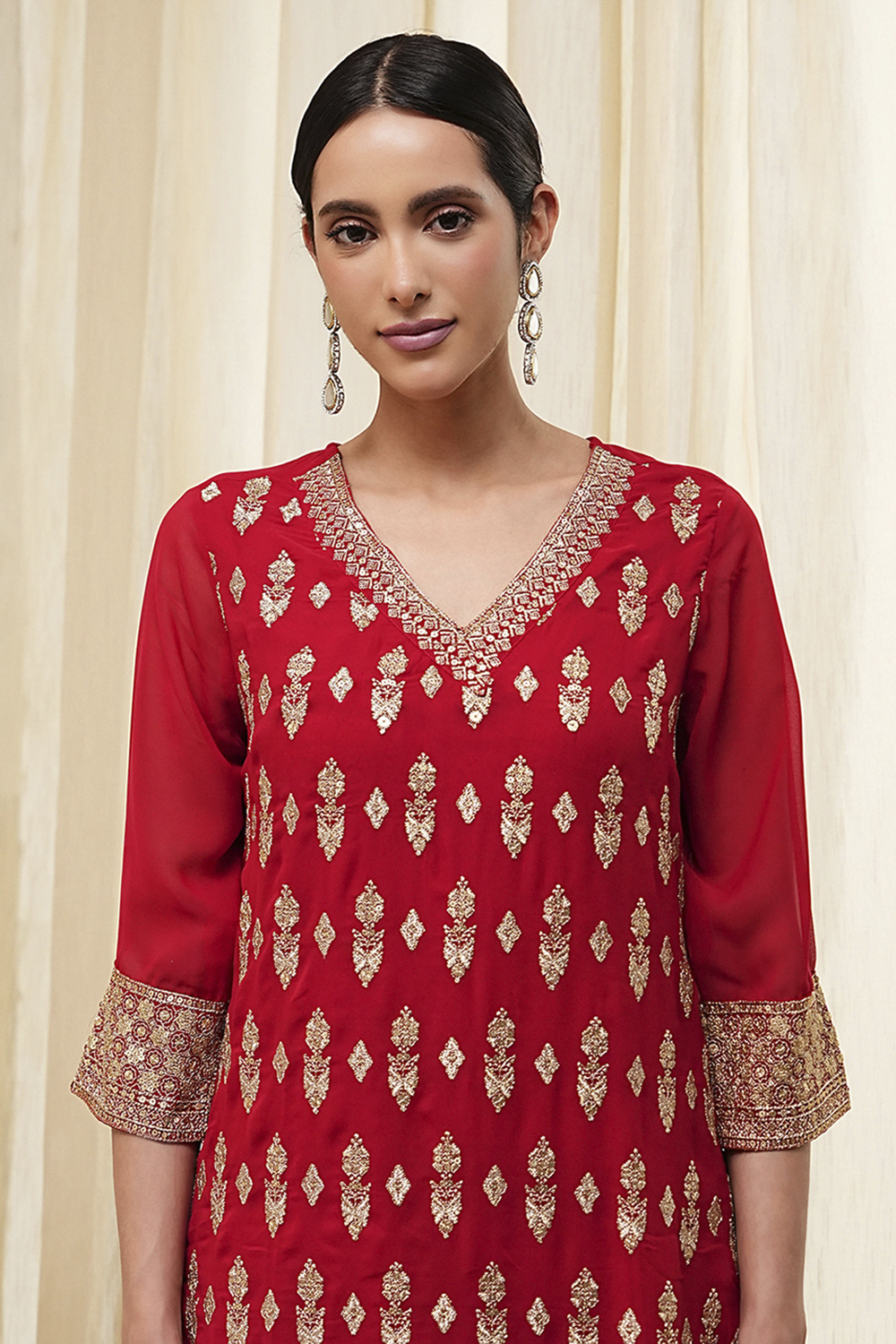 Red Embroidered Straight Suit Set image number 1