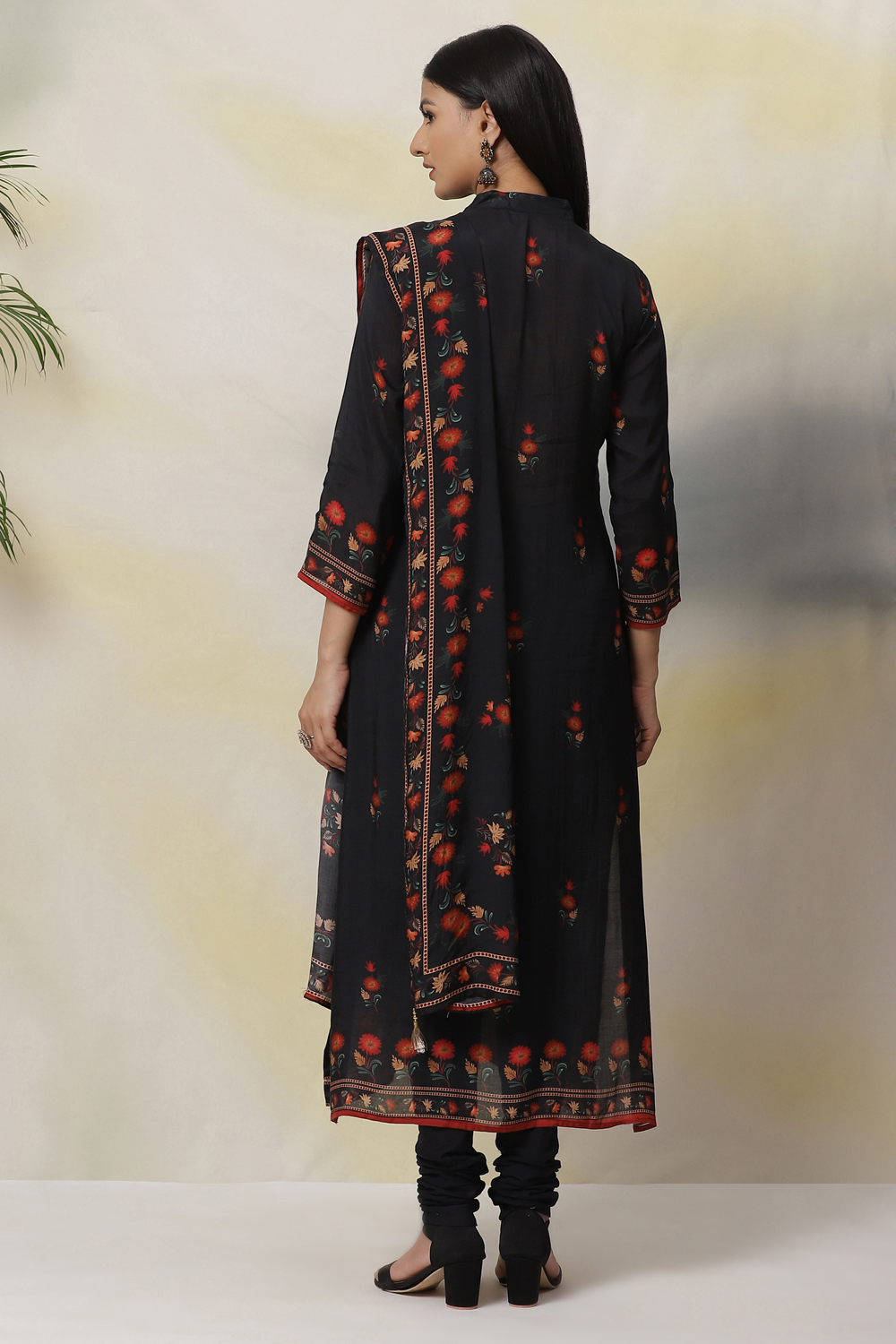 Black Cotton Silk Easy Stitch Suit Set image number 7
