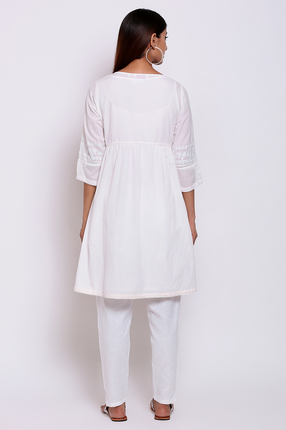 White Cotton Chikankari Kurta image number 5