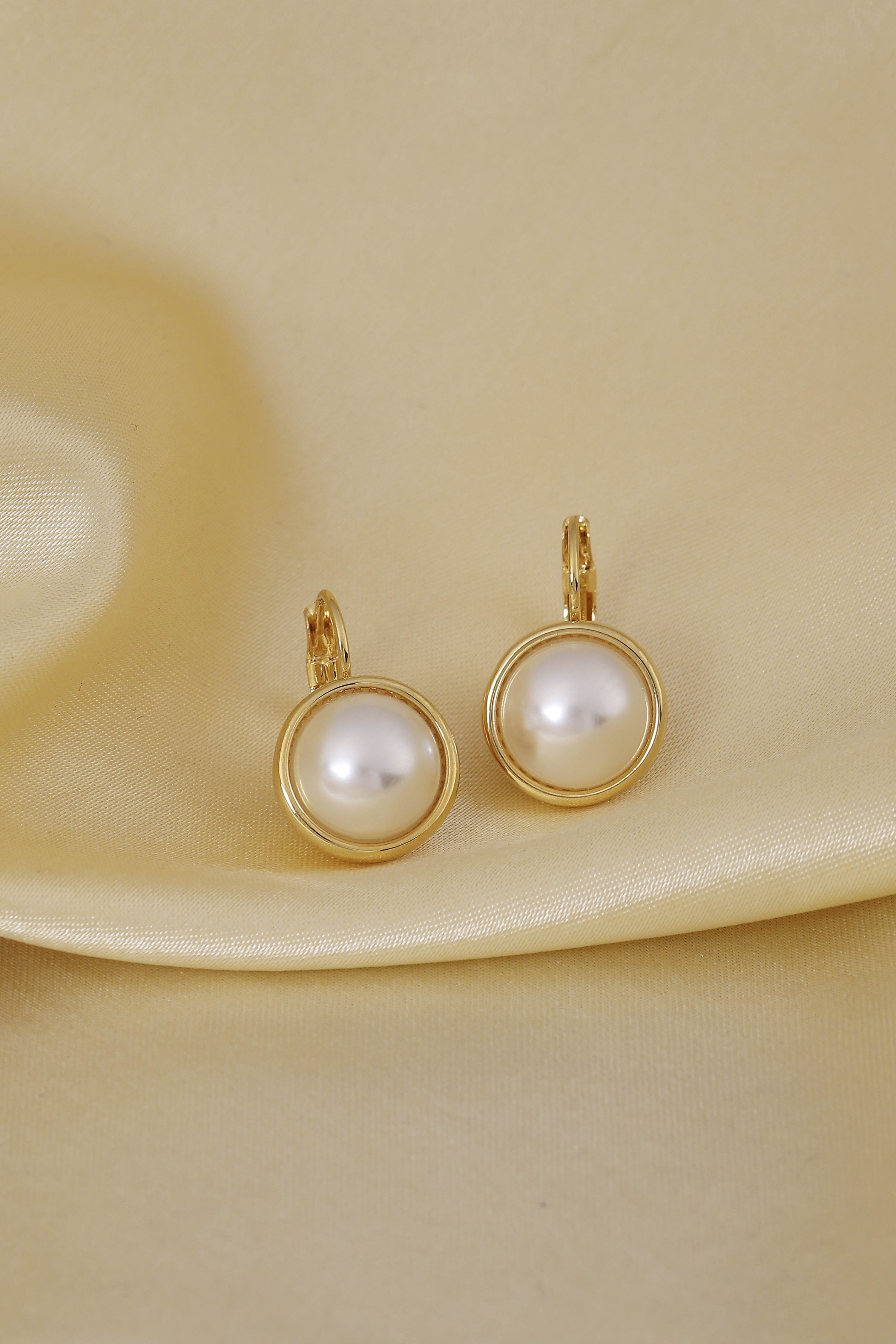 Pearl Embellished Earrings image number 0