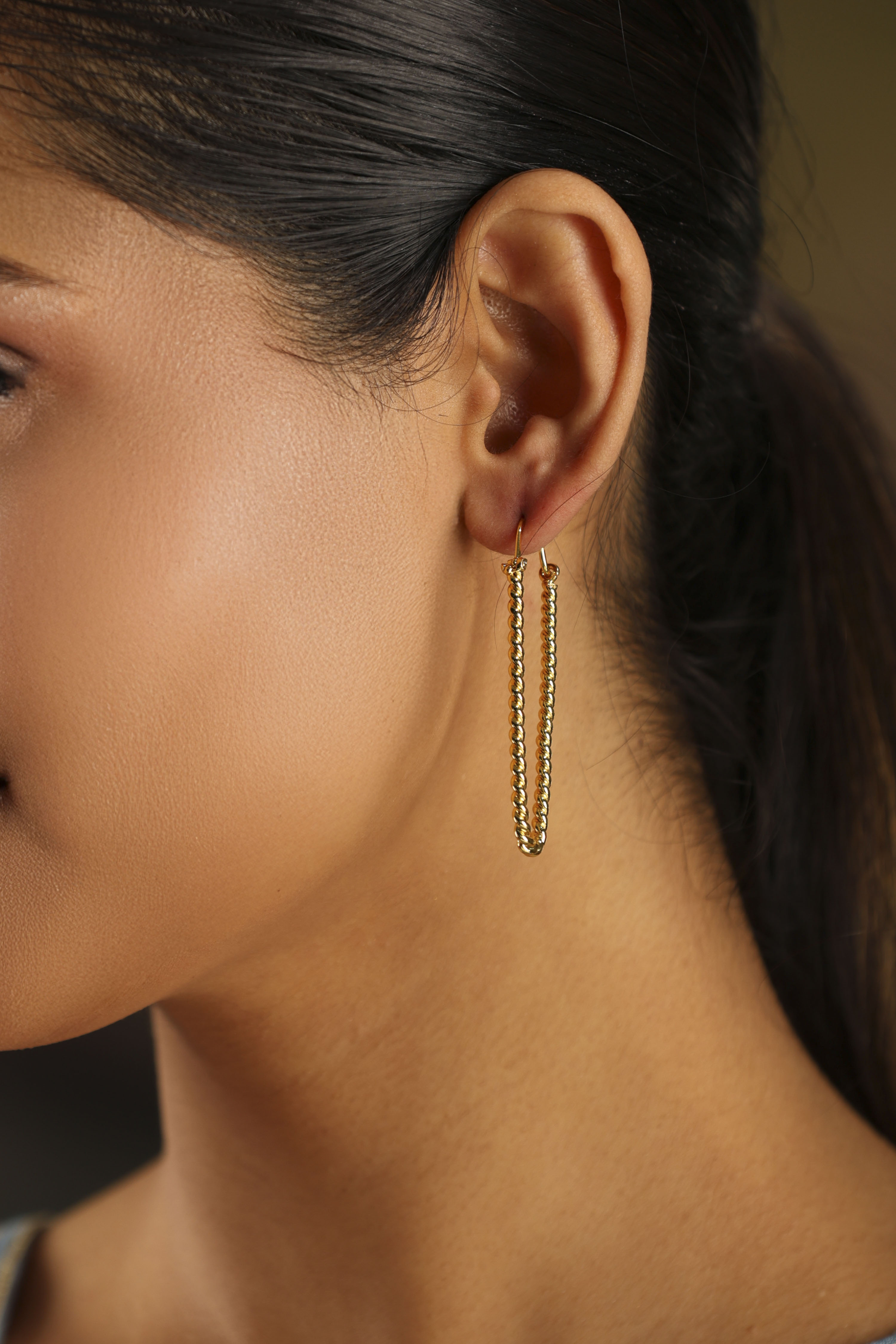 Gold Textured Earrings image number 1