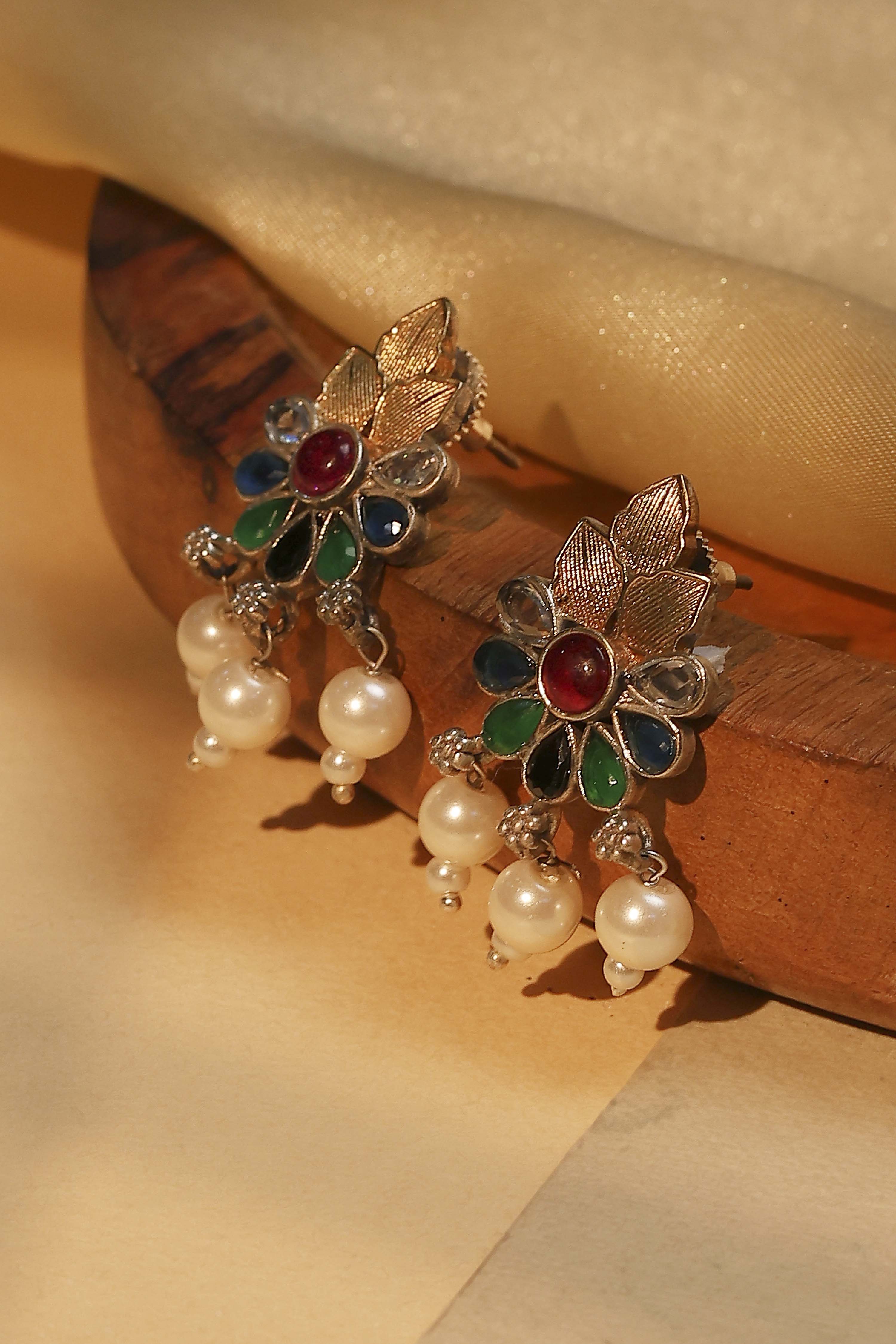 Multicolor Brass Studs image number 0