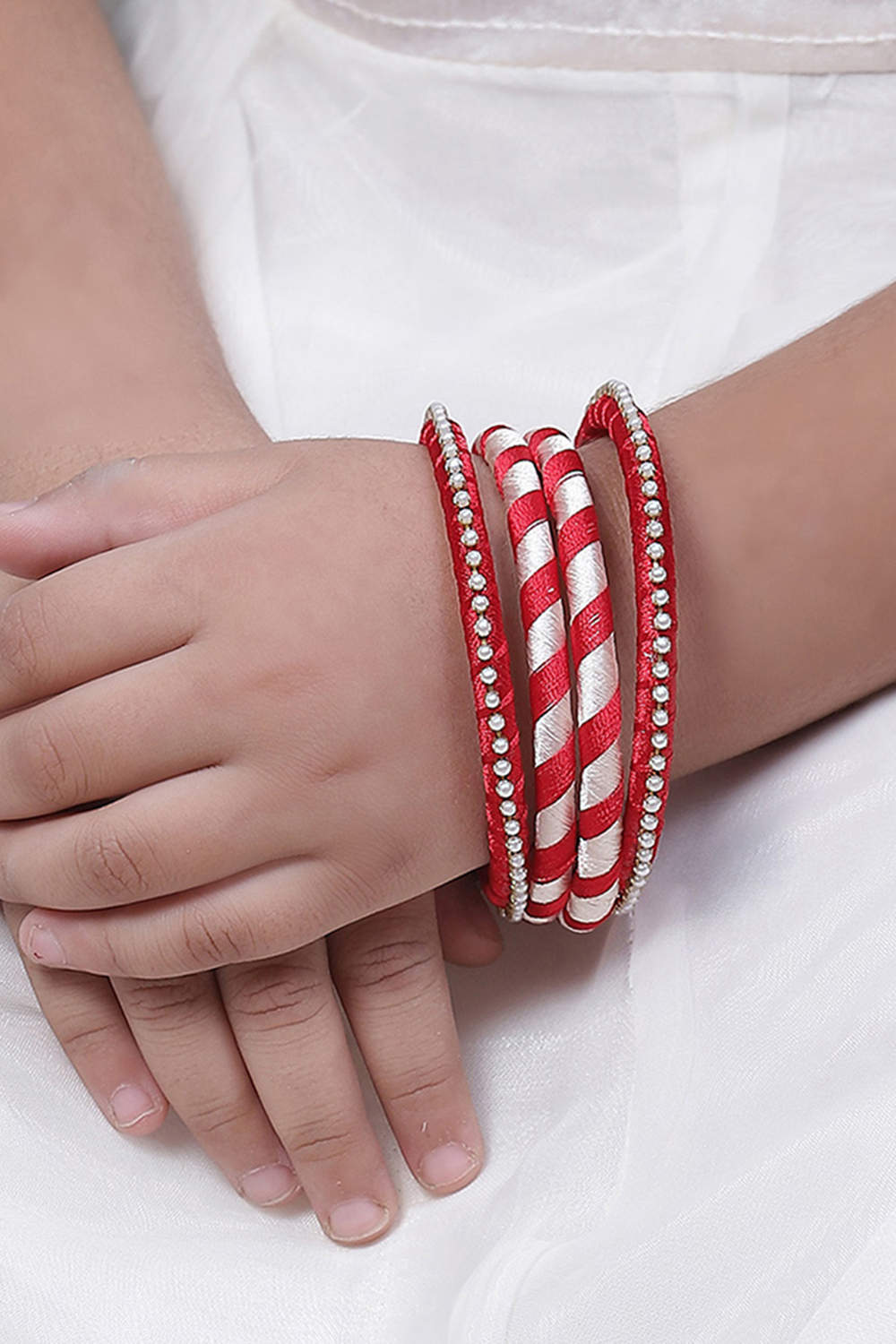 Red & White Plastic & Thread Bangles image number 3