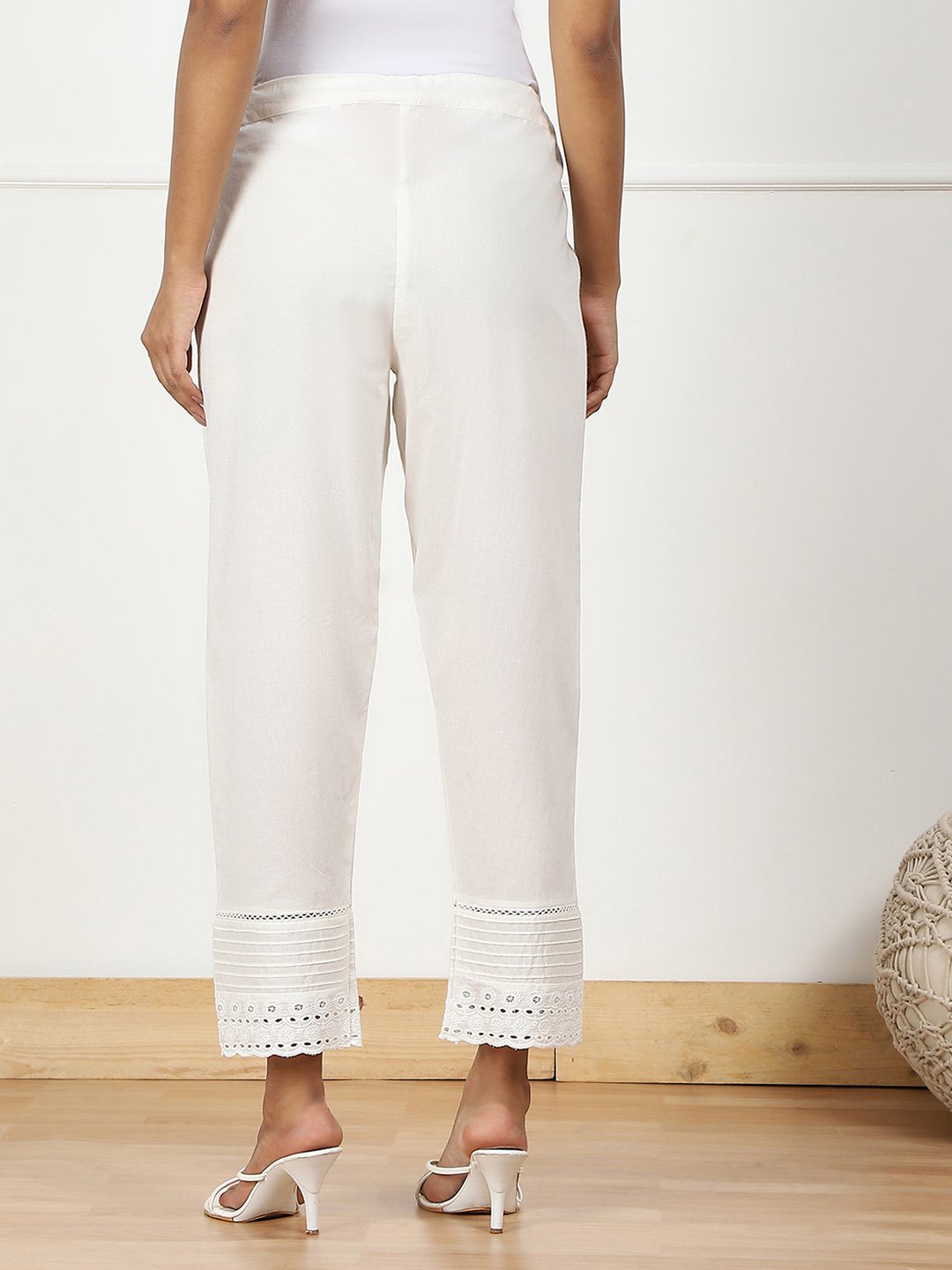 Off White Cotton Regular Pants image number 4