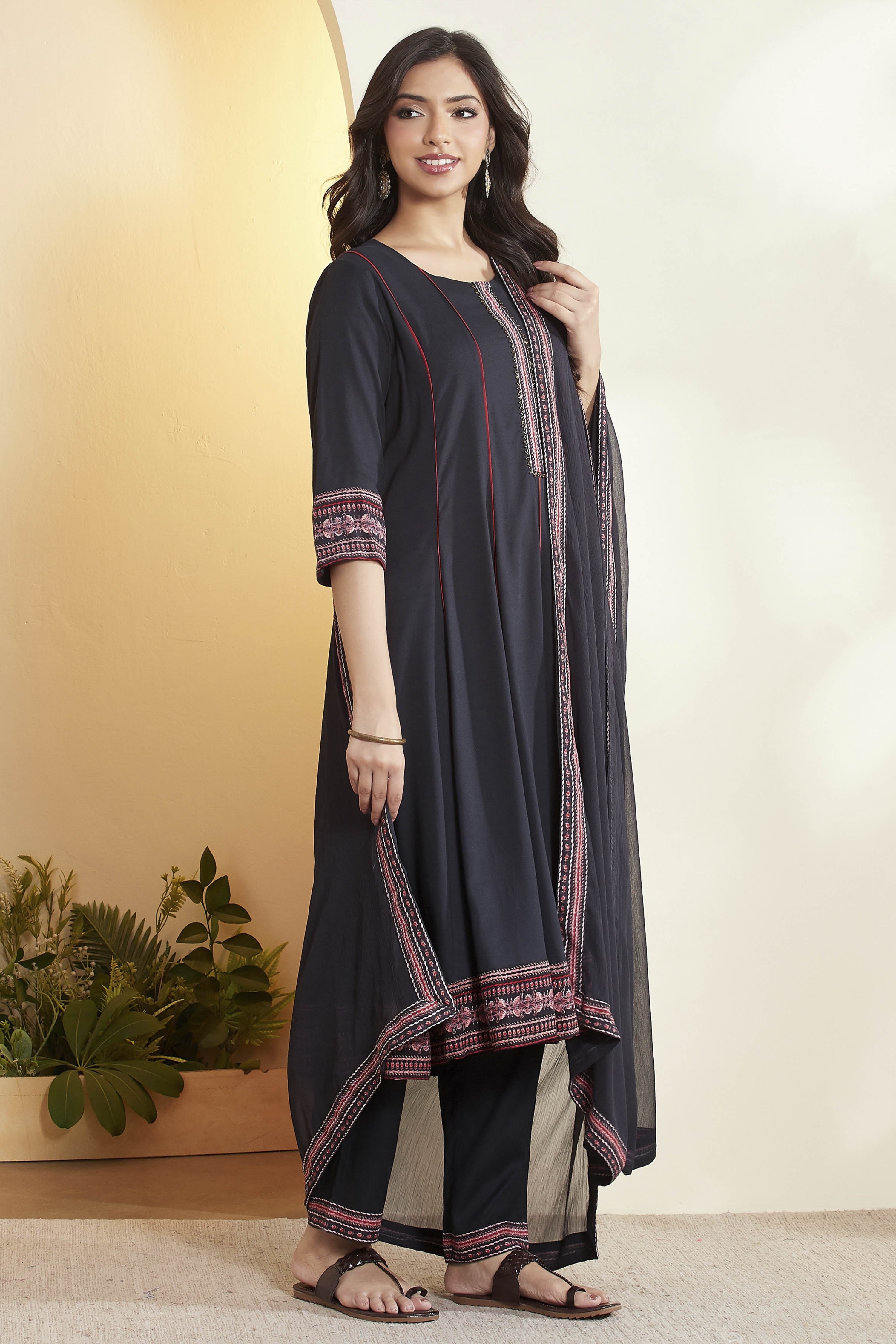 Black Viscose Rayon Kalidar Suit Set image number 5