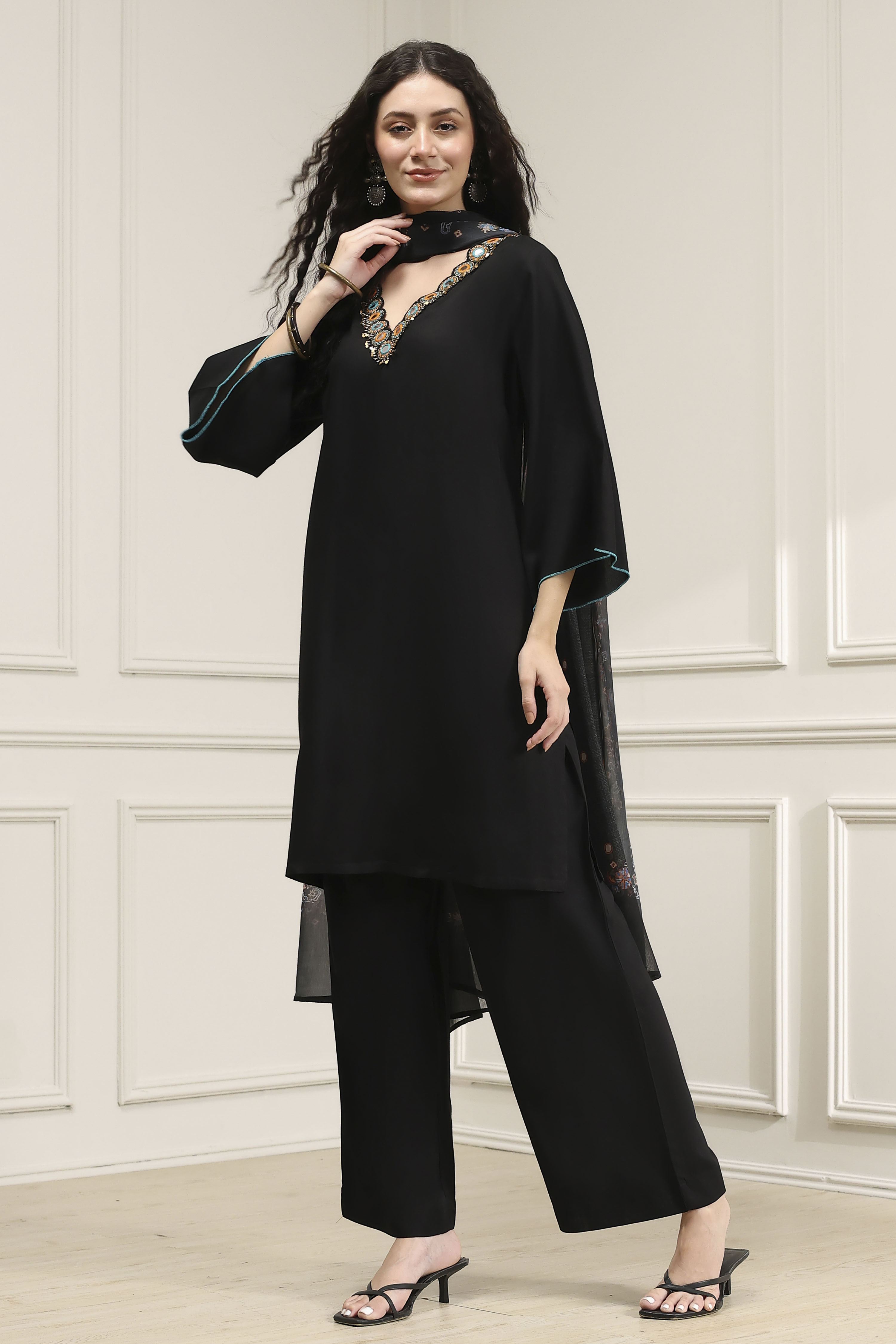 Black Solid Relaxed Straight Suit Set image number 3