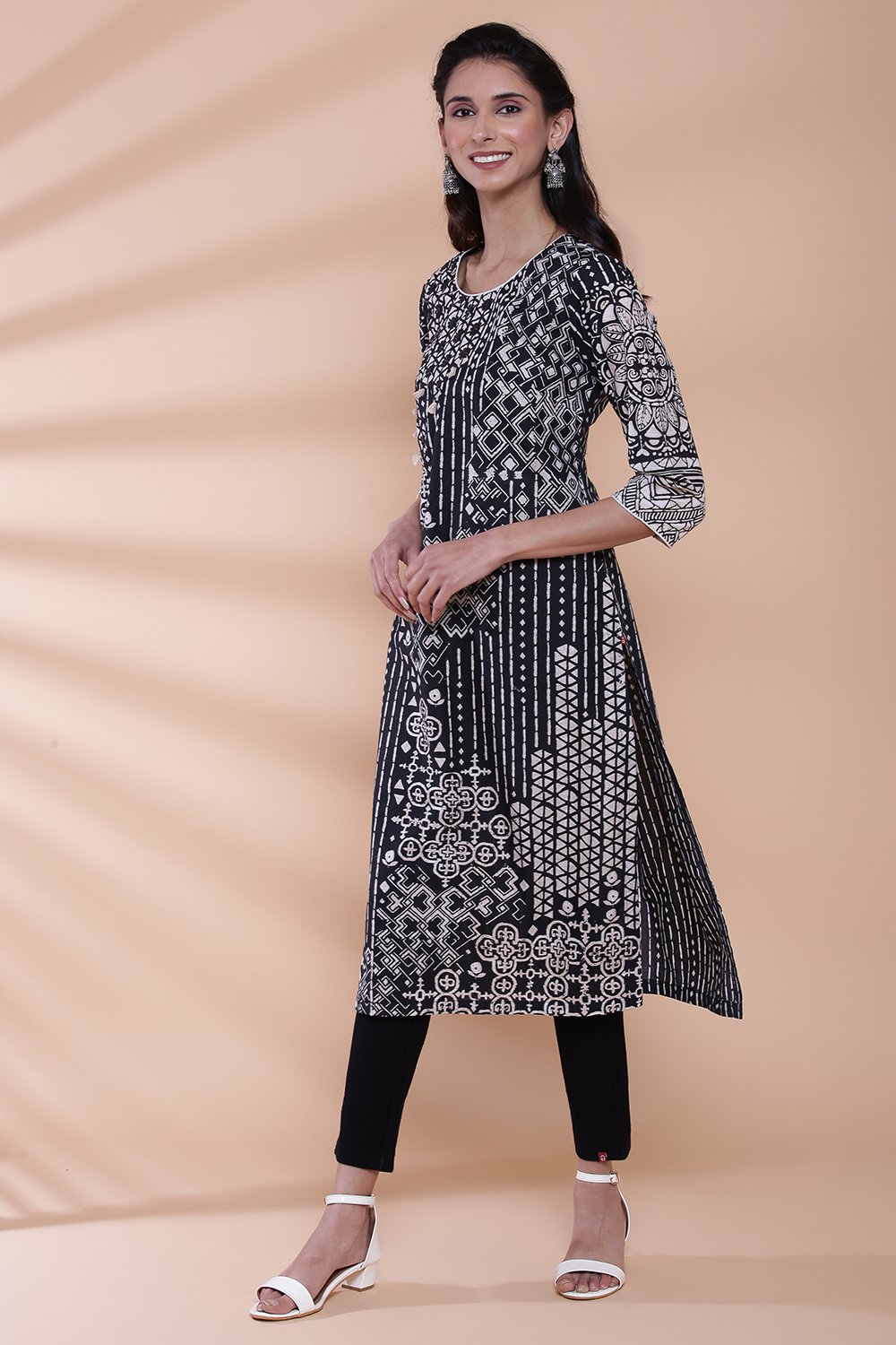 Black Cotton Straight Printed Kurta image number 2