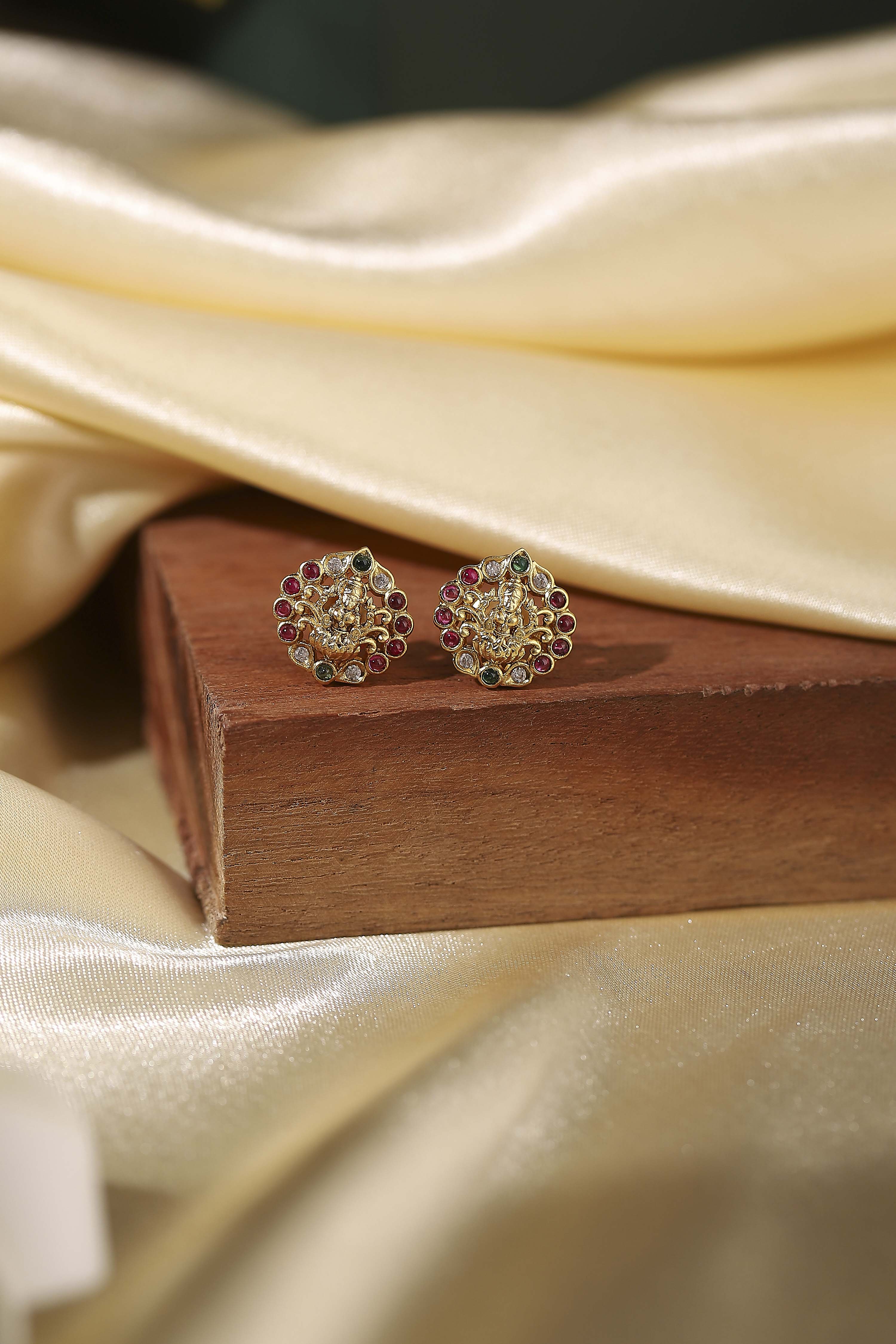 Multicolor Brass Studs image number 0