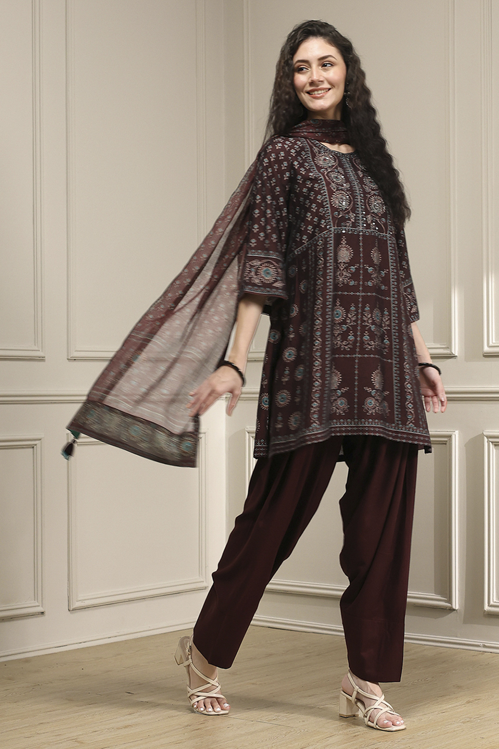Brown Printed Straight Suit Set image number 5