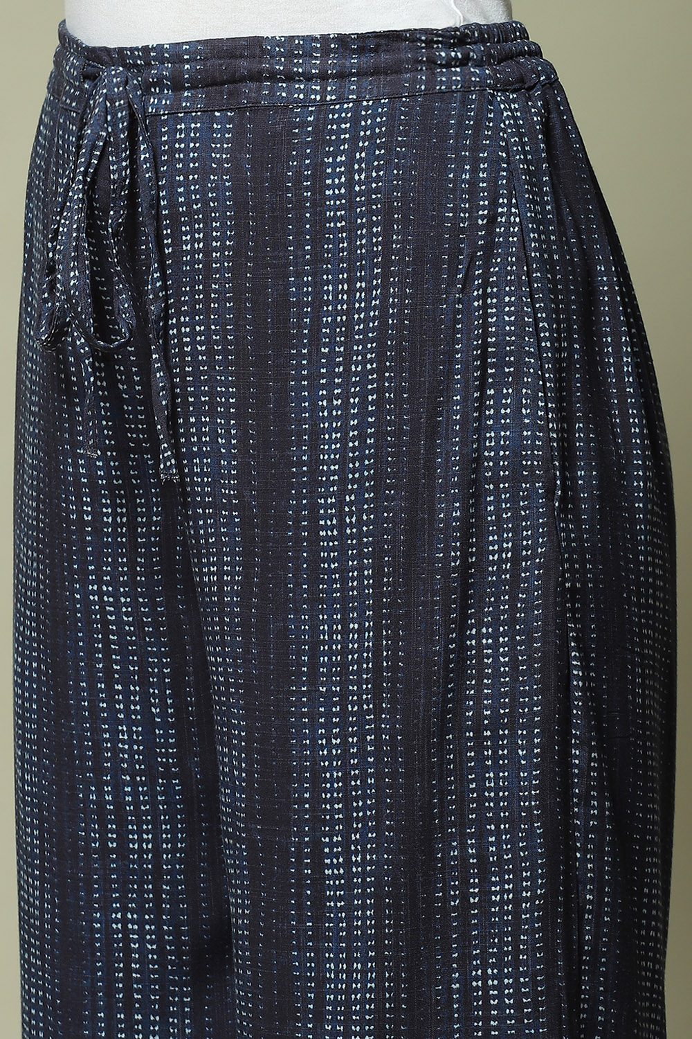 Indigo LIVA Straight Pants image number 2