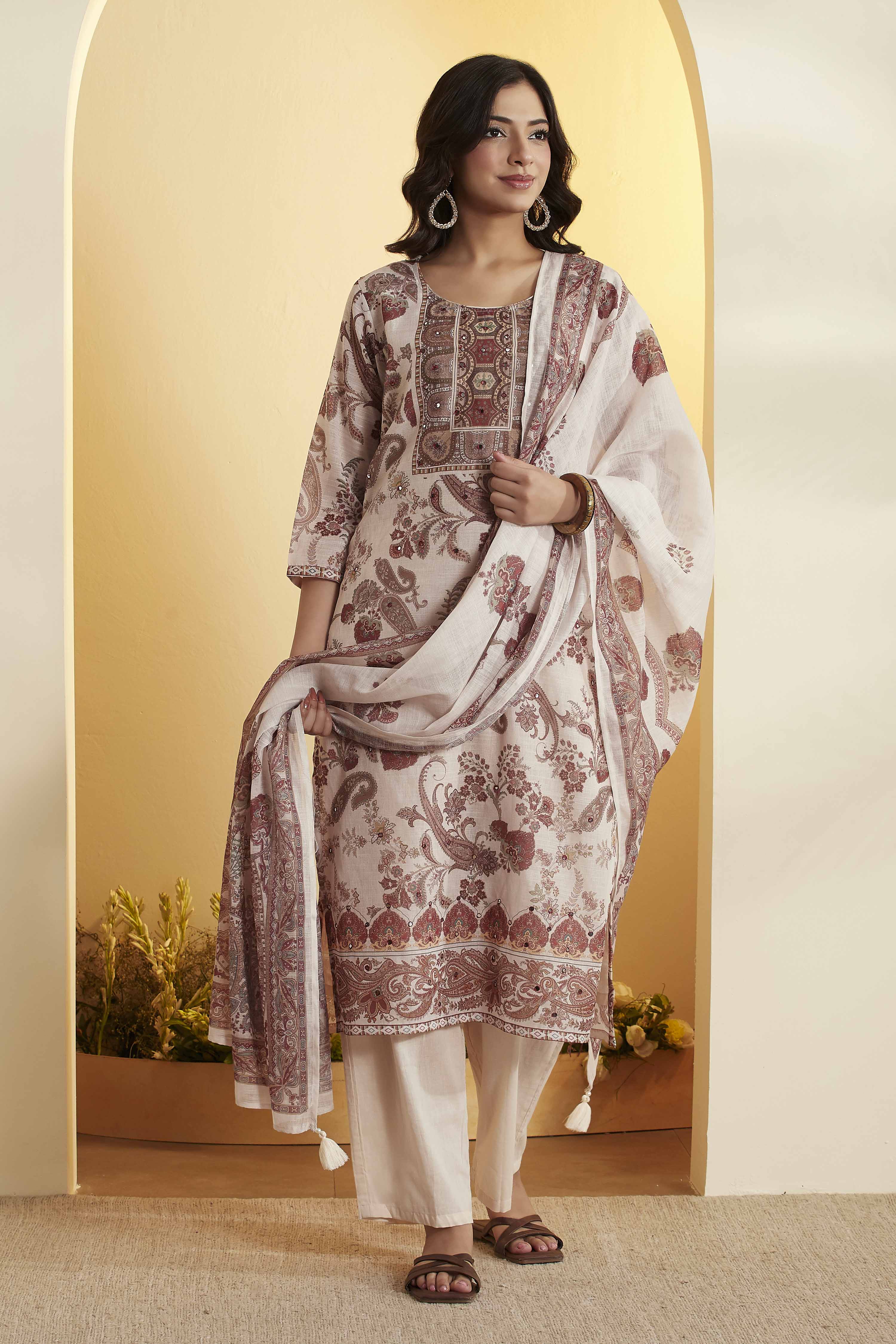 Cream Paisley Printed Poly Linen Kurta Set image number 6