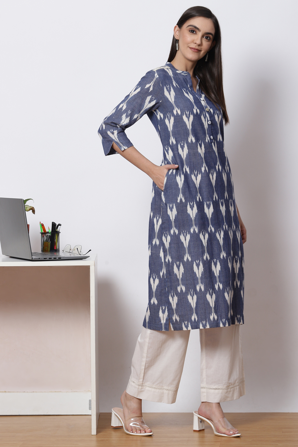 Blue and White Cotton Fusion Yarndyed Kurta Set image number 5