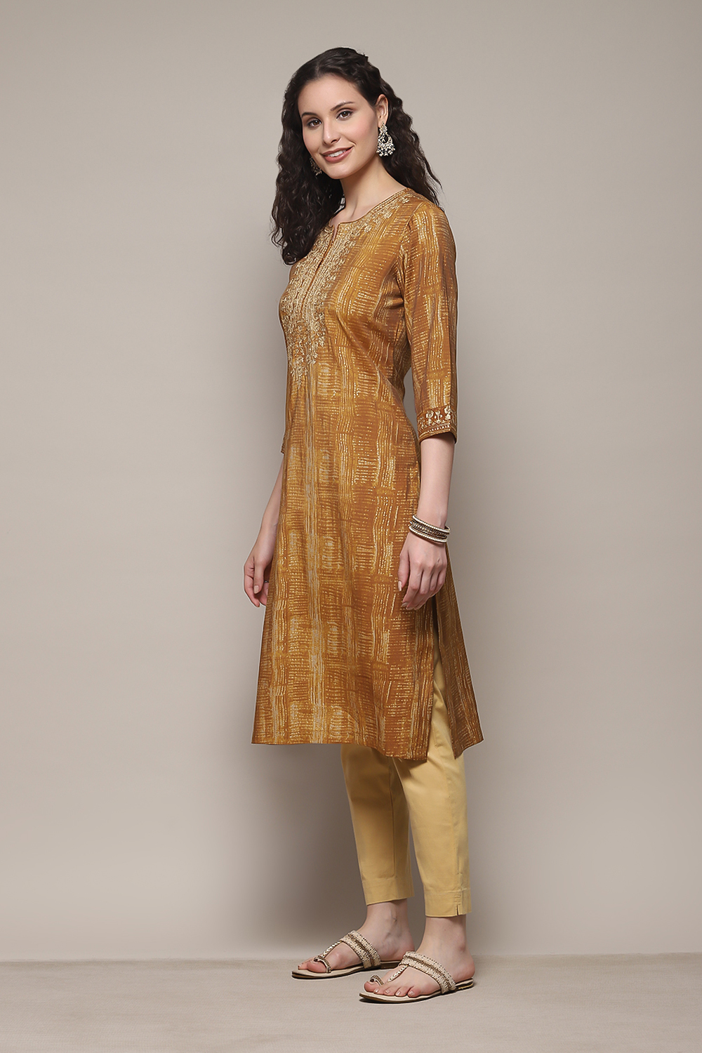 Wine Poly Viscose Straight Printed Kurta image number 2