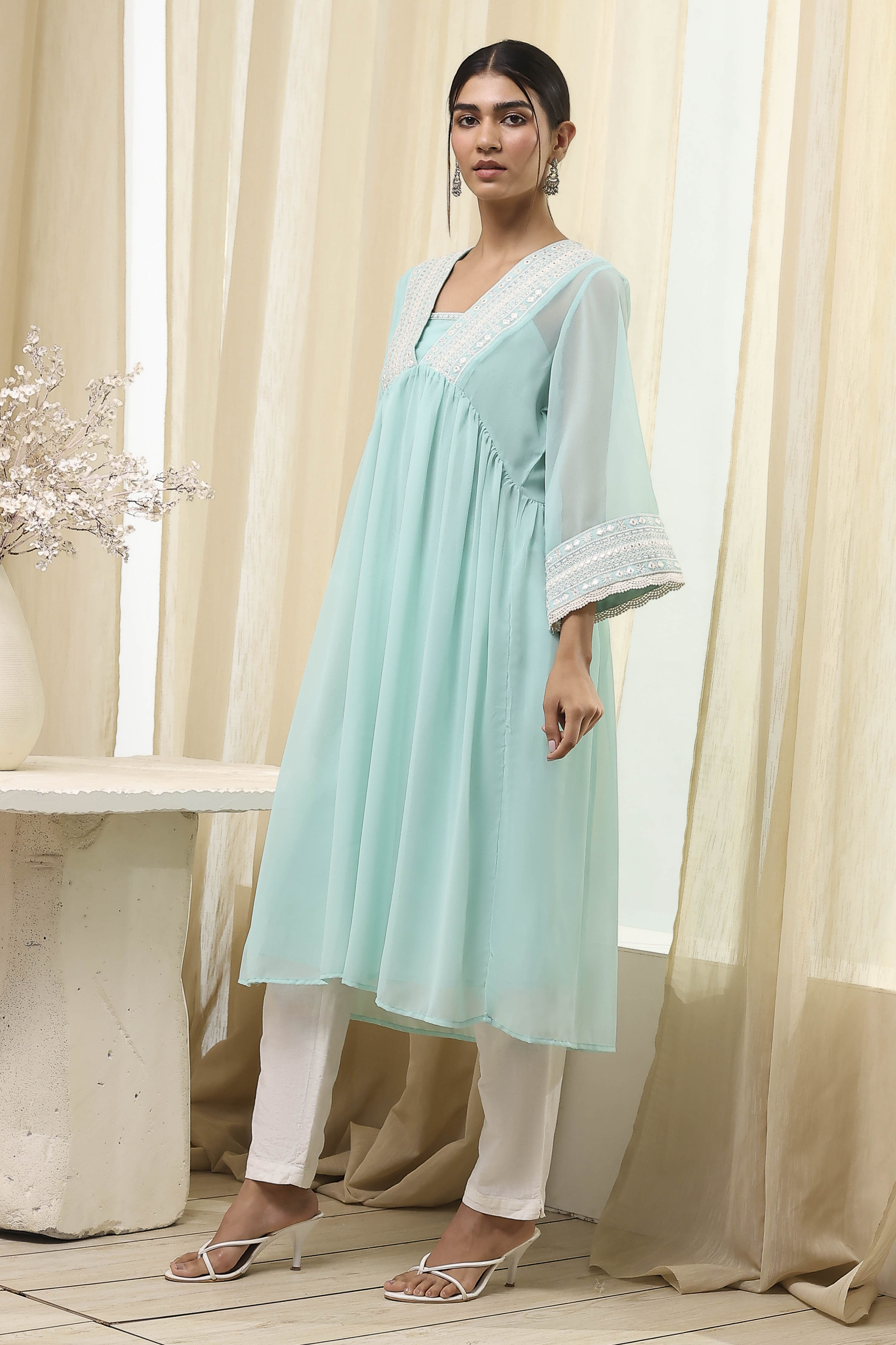 Aqua Embroidered Gathered Kurta image number 2