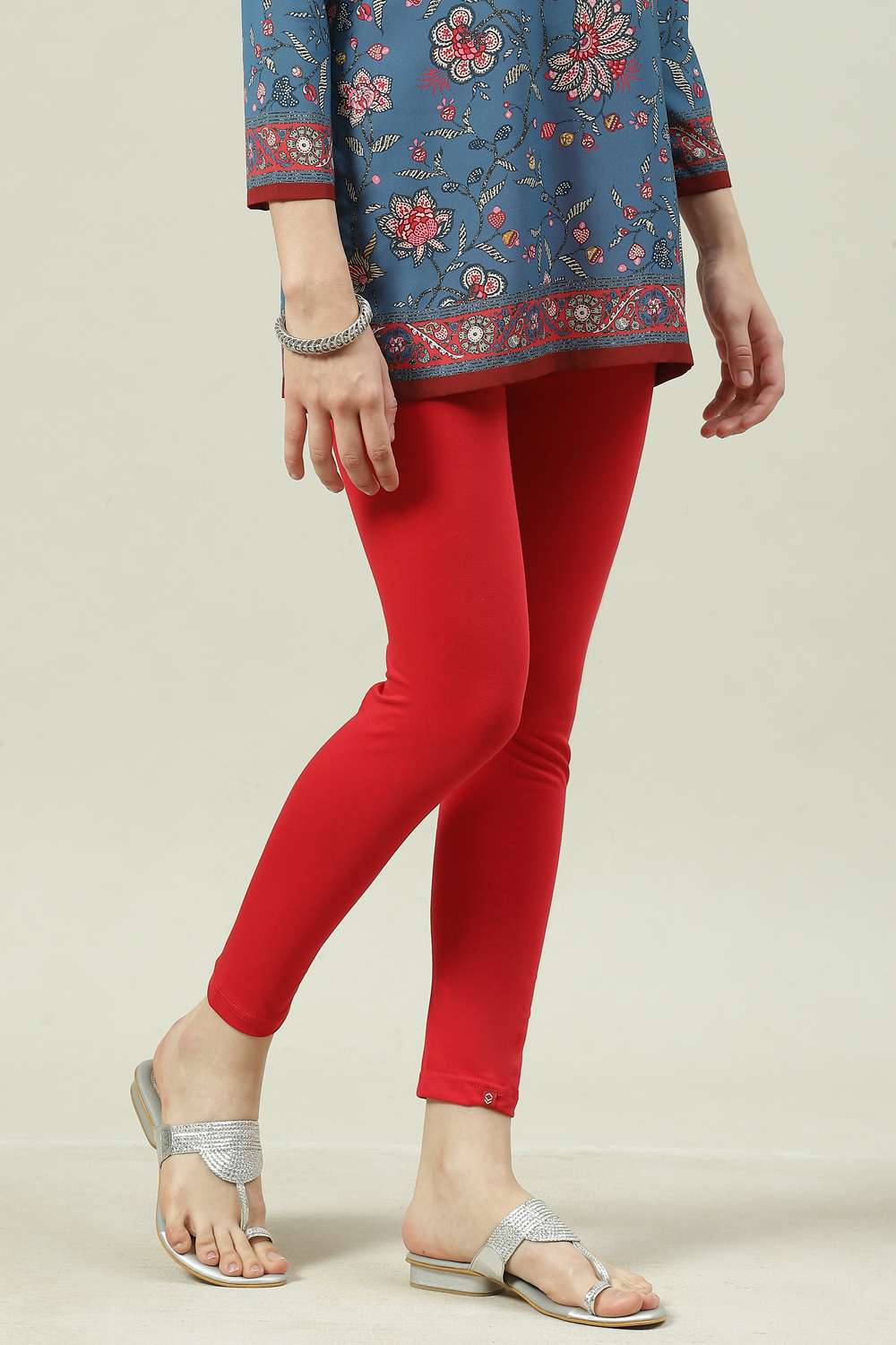 Black Cotton Blend Solid Leggings image number 0