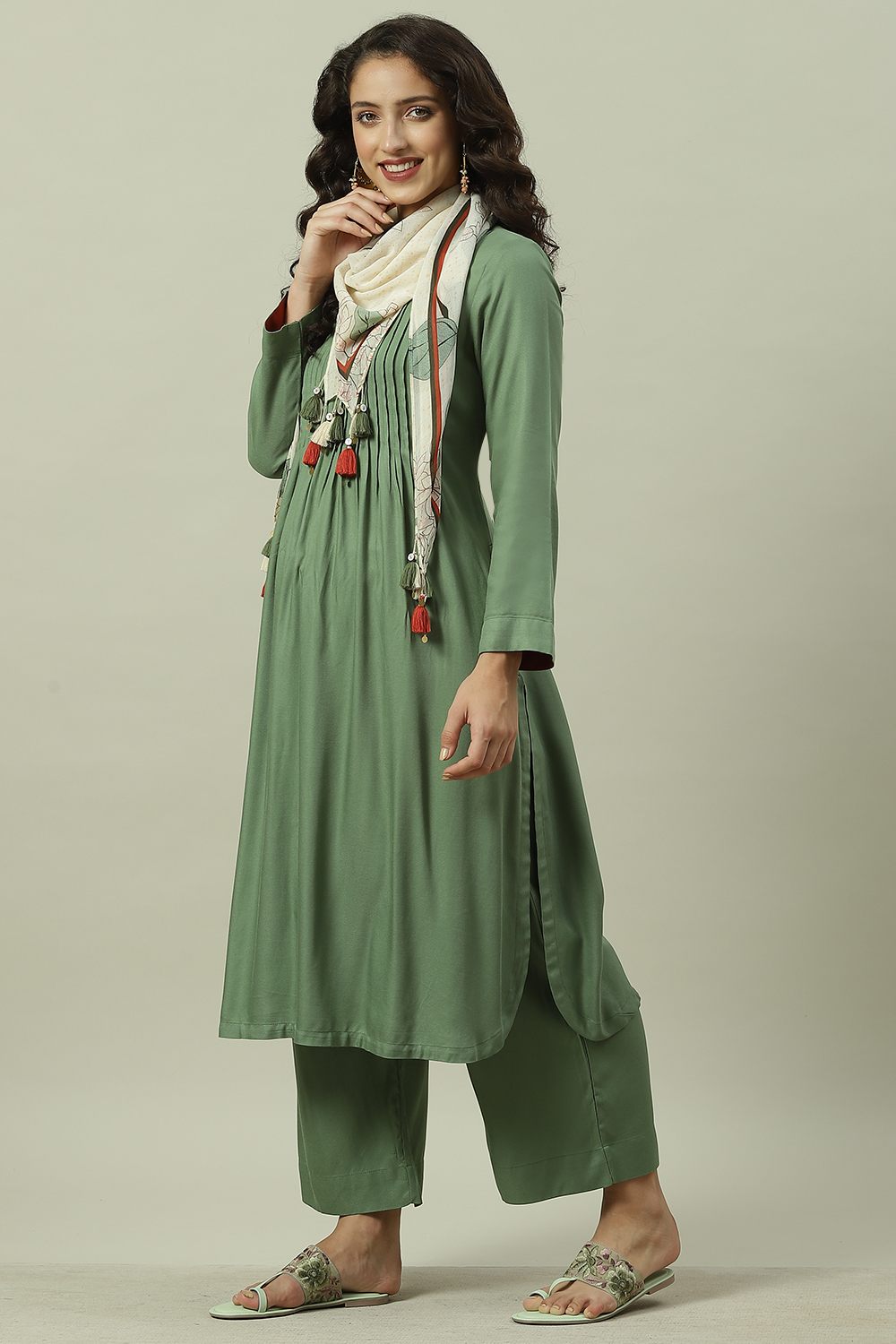 Green LIVA Straight Solid Kurta Set image number 3