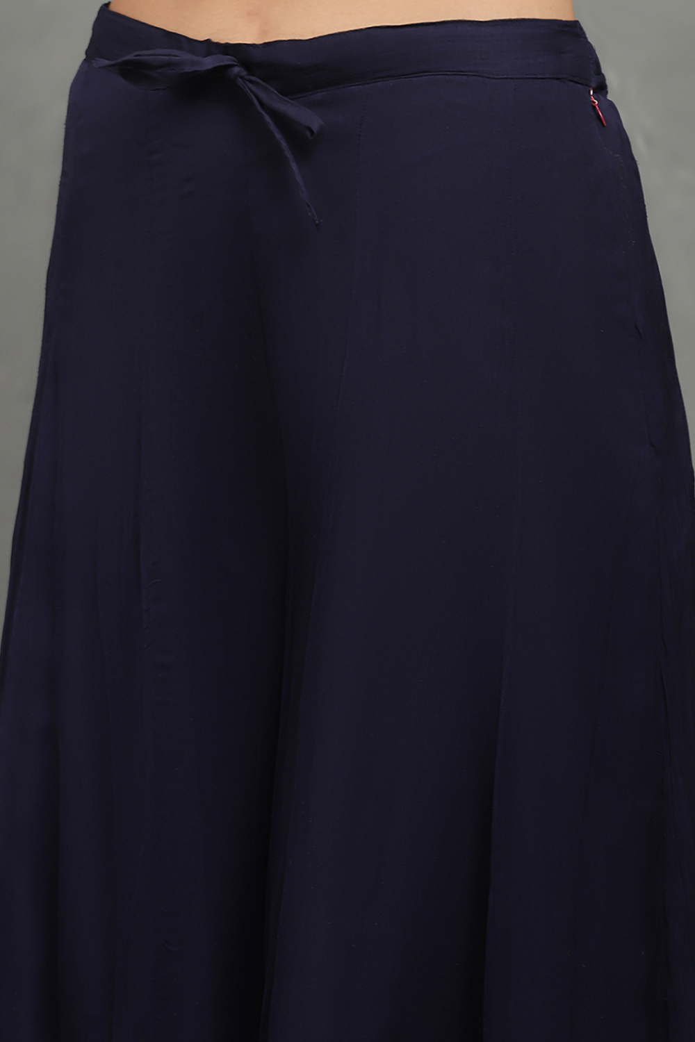 Blue Silk Chanderi Floral Straight Suit Set image number 2