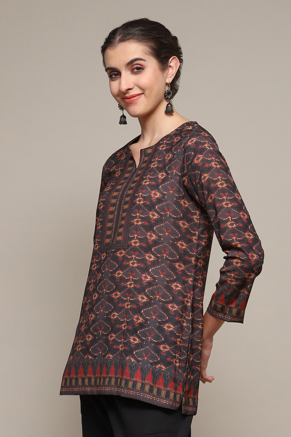 Black Polyester Straight Printed Kurti image number 2