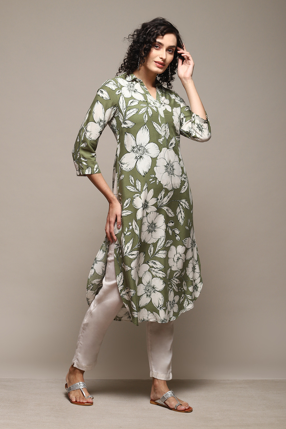 Olive Green LIVA Straight Printed Kurta image number 3