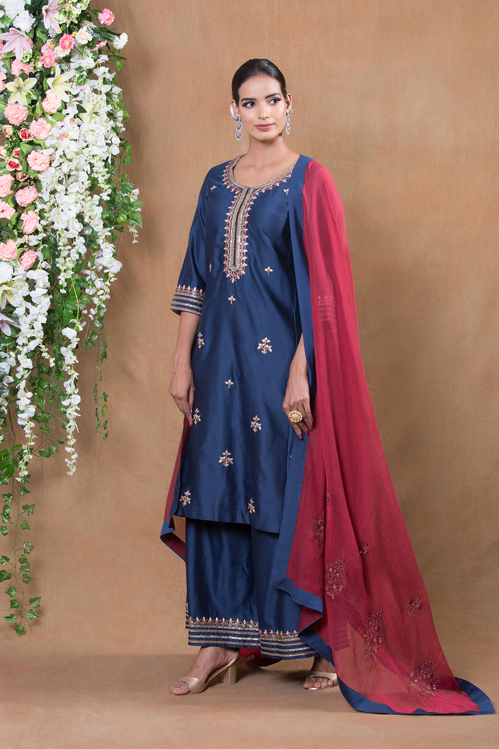 Blue Cotton Silk Suit Set By Anju Modi image number 3