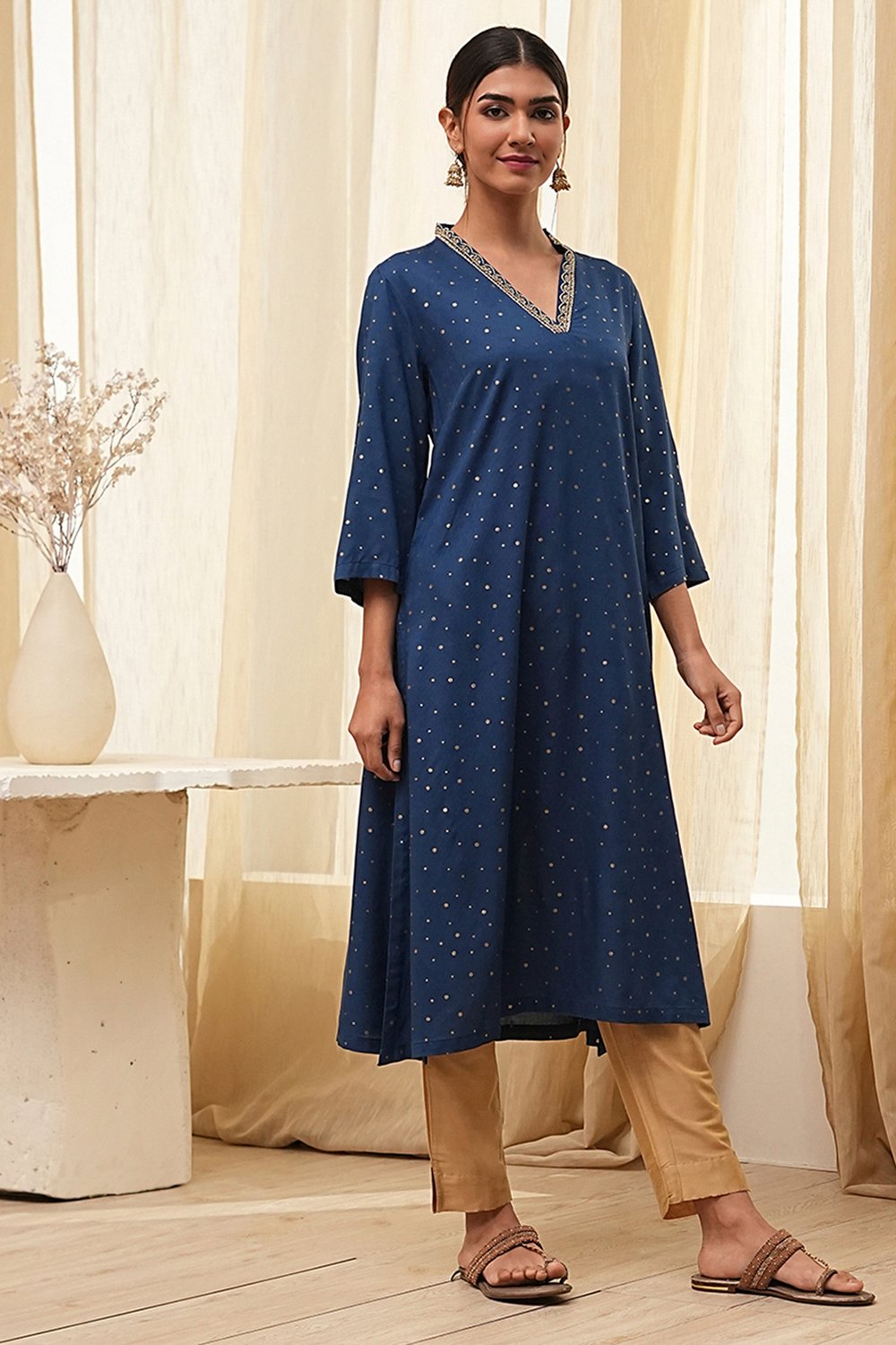 Blue Foil Printed Straight Kurta image number 4