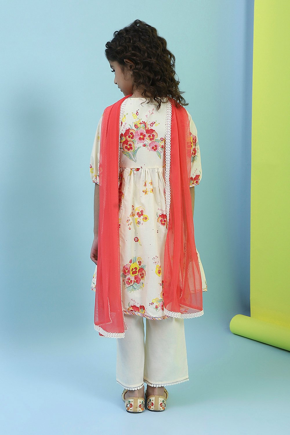 Cream Cotton Gathered Suit Set image number 4