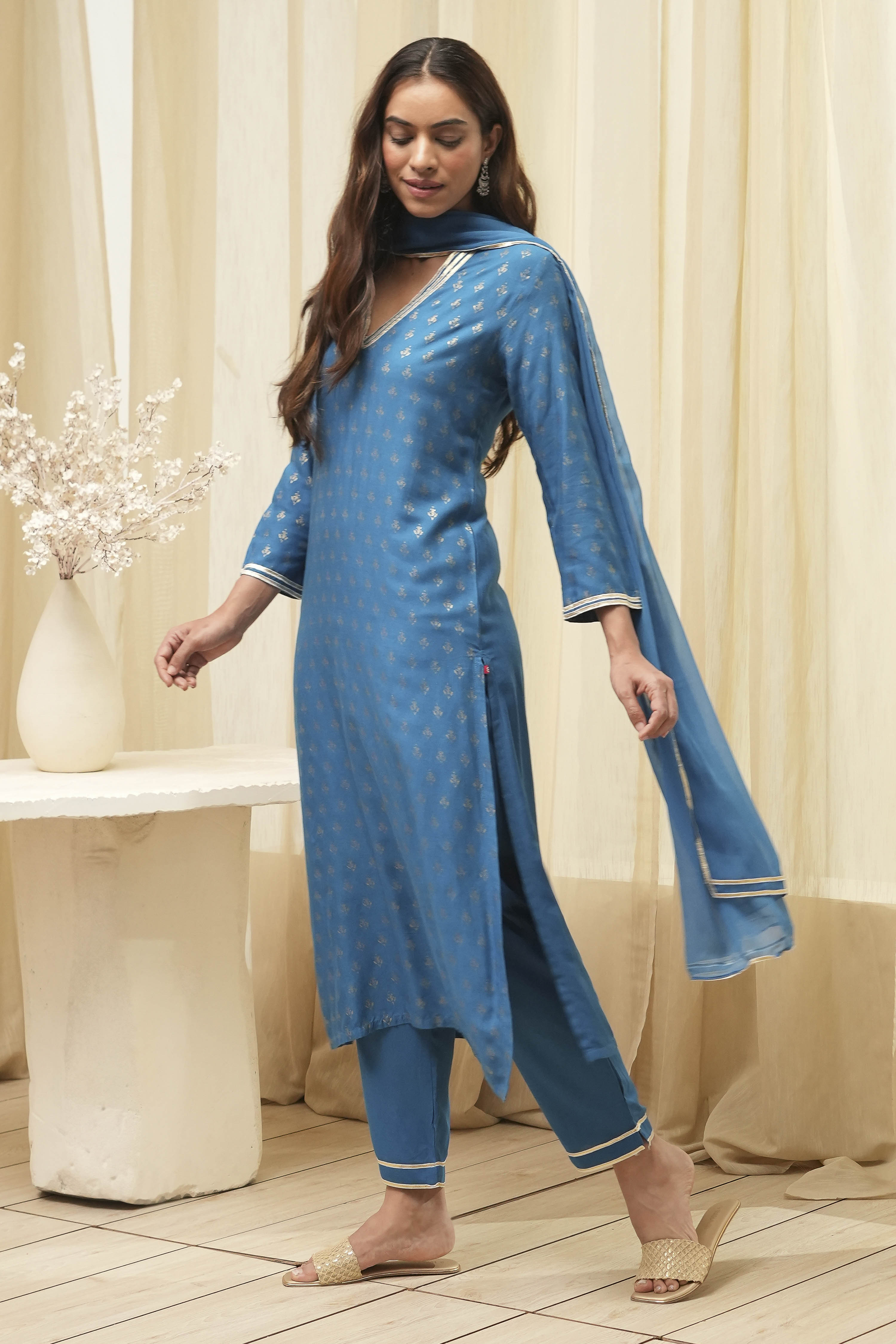 Fuschia Rayon Straight Kurta Pant Suit Set image number 3