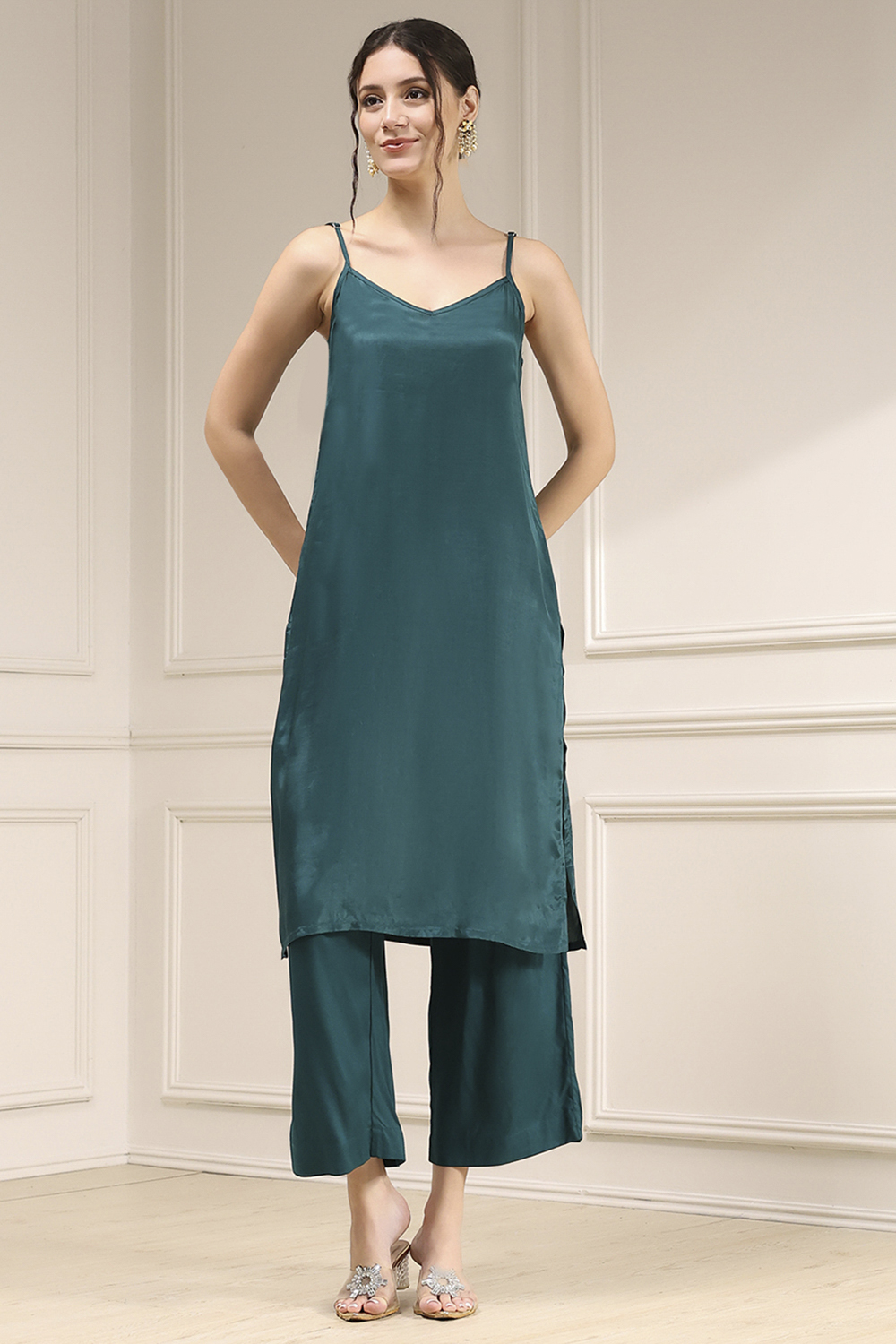 Green Polyester Straight Yarndyed Suit Set image number 7