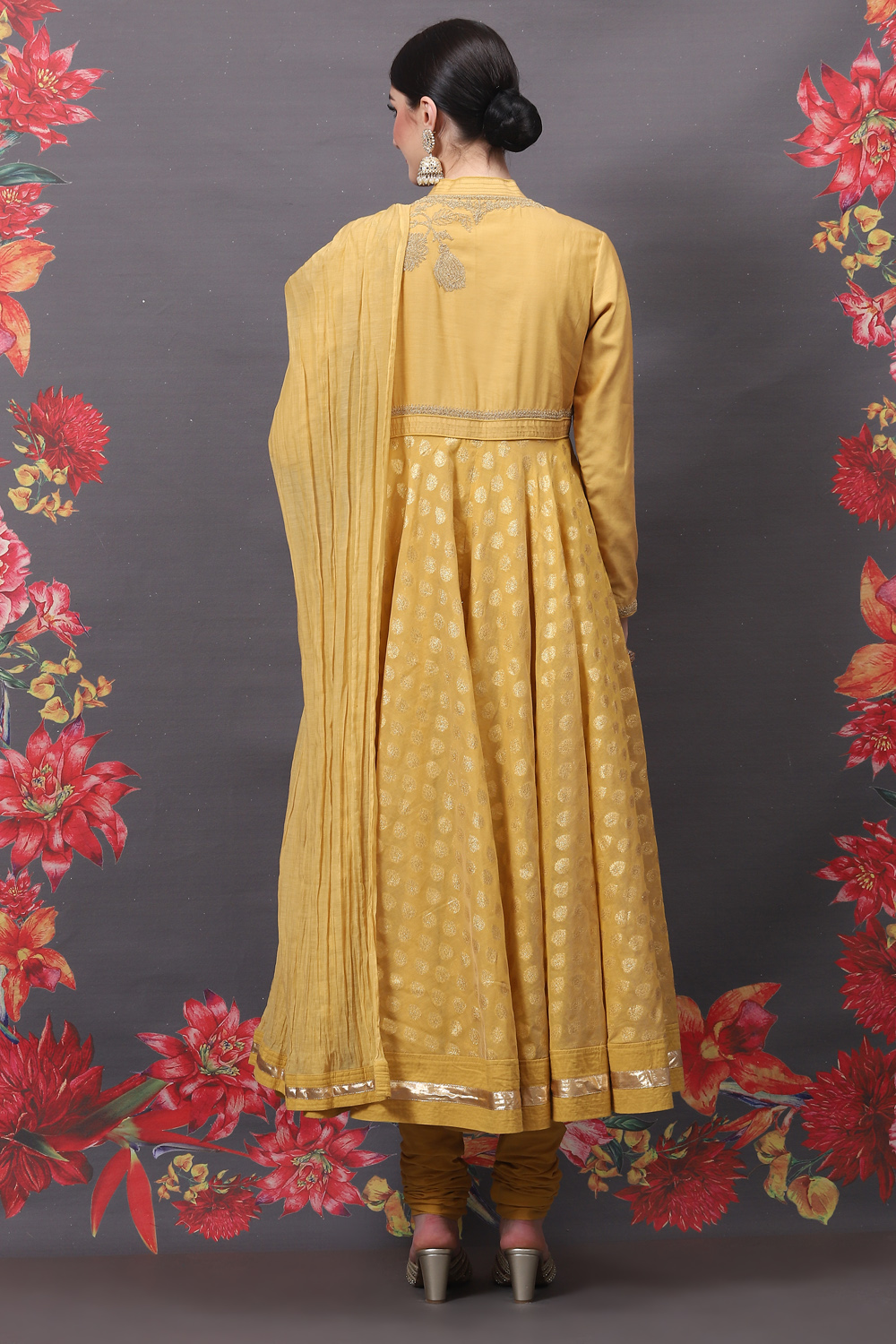 Yellow Cotton Silk Anarkali Yarndyed Suit Set image number 4