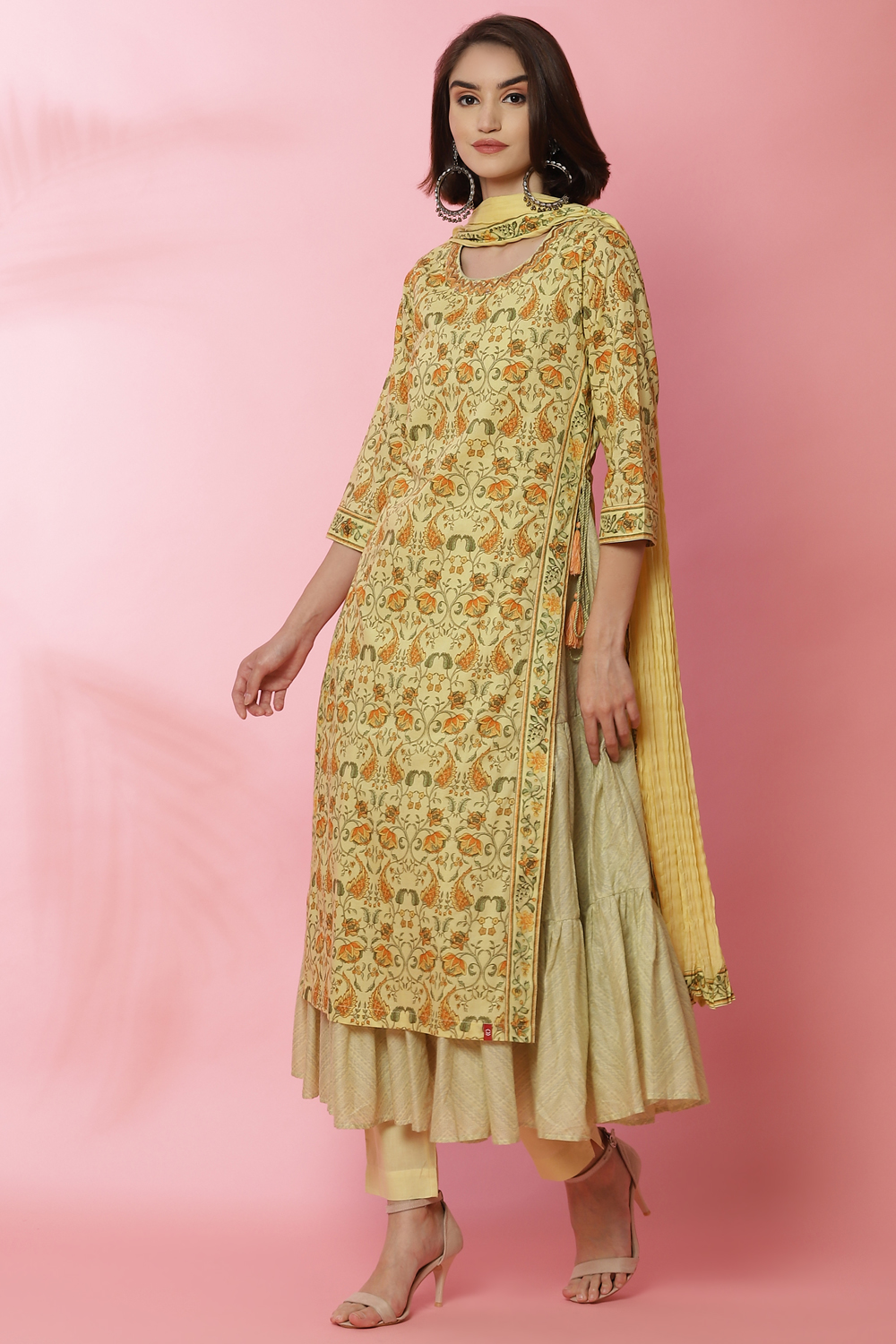 Light Yellow Double Layered Kurta Slim Pant Suit Set image number 8