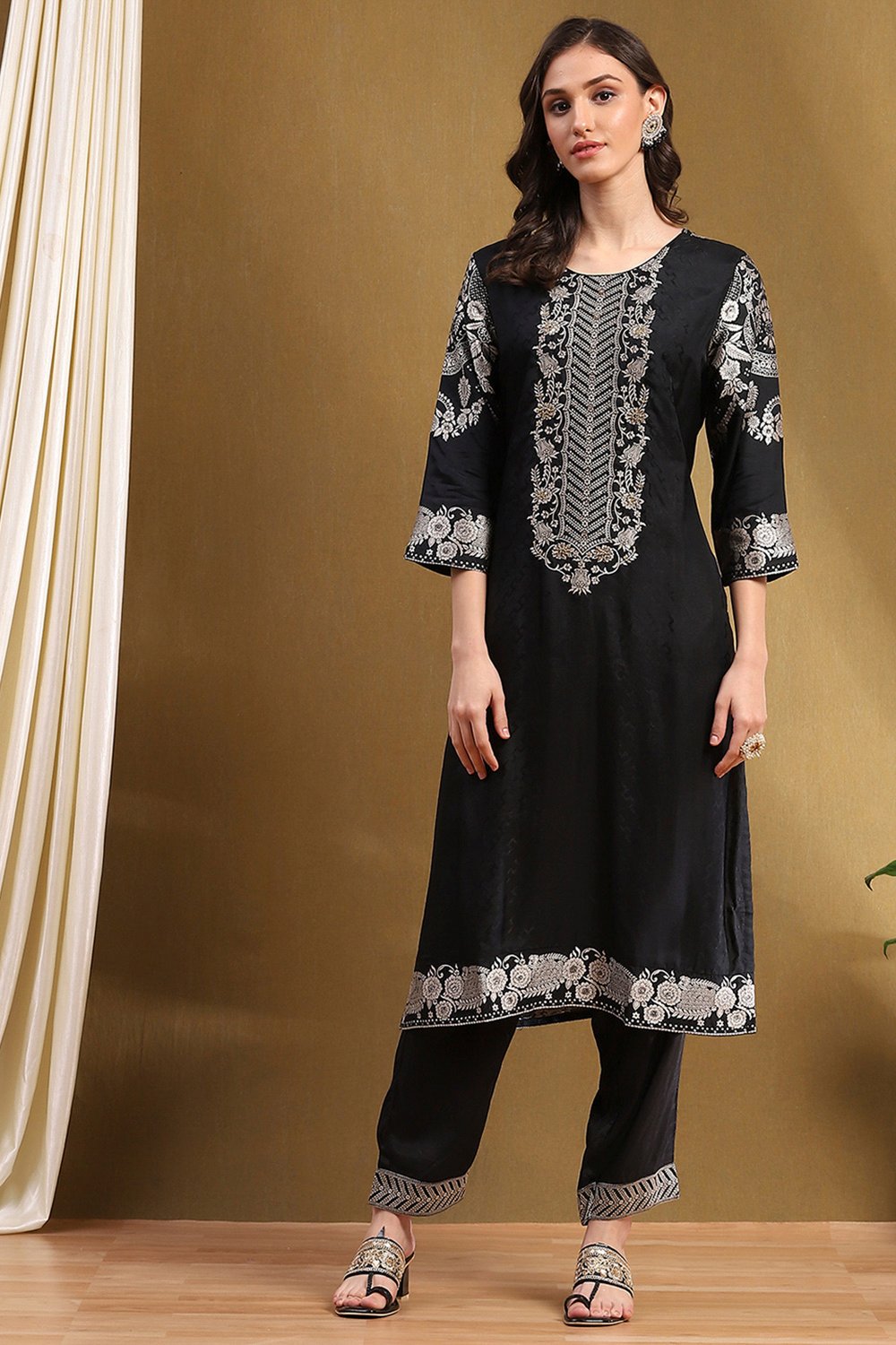 Black Viscose Blend Yarn Dyed Festive Straight Suit Set image number 6
