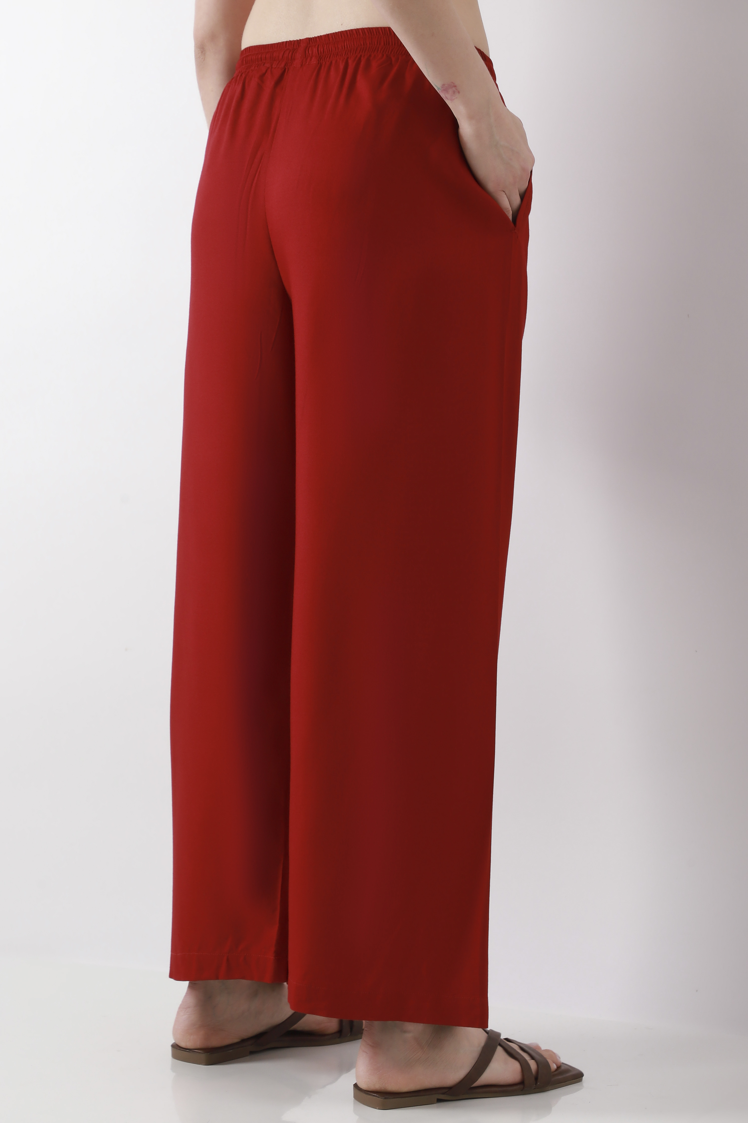 Green Solid Straight Palazzos image number 5