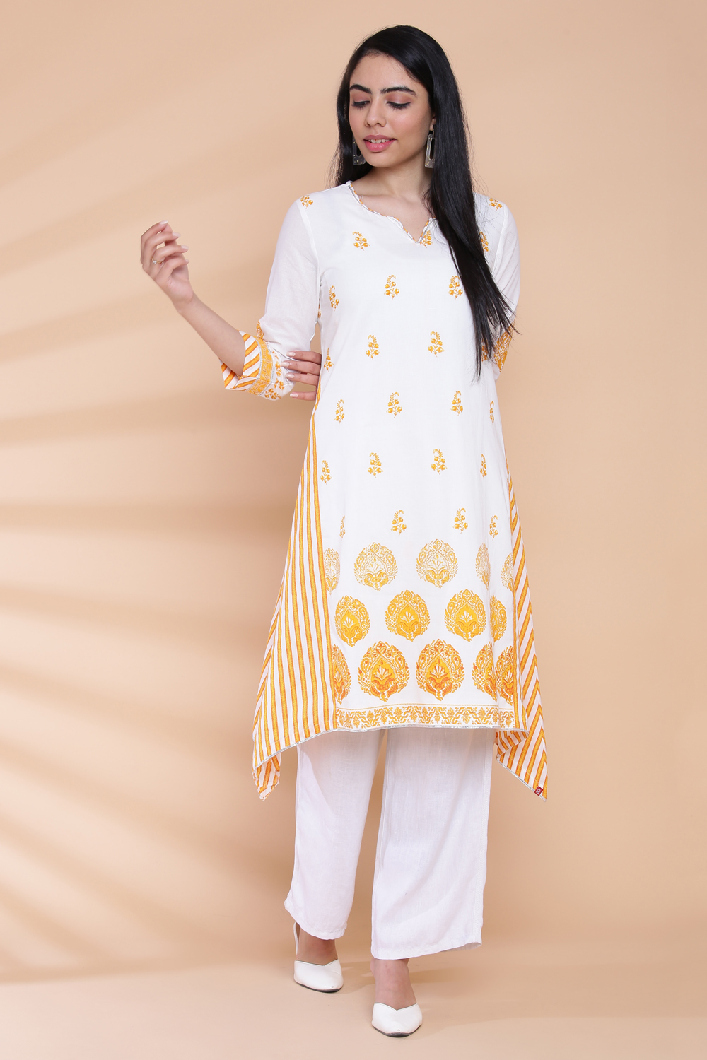 White And Yellow Cotton A-Line Printed Kurta image number 5