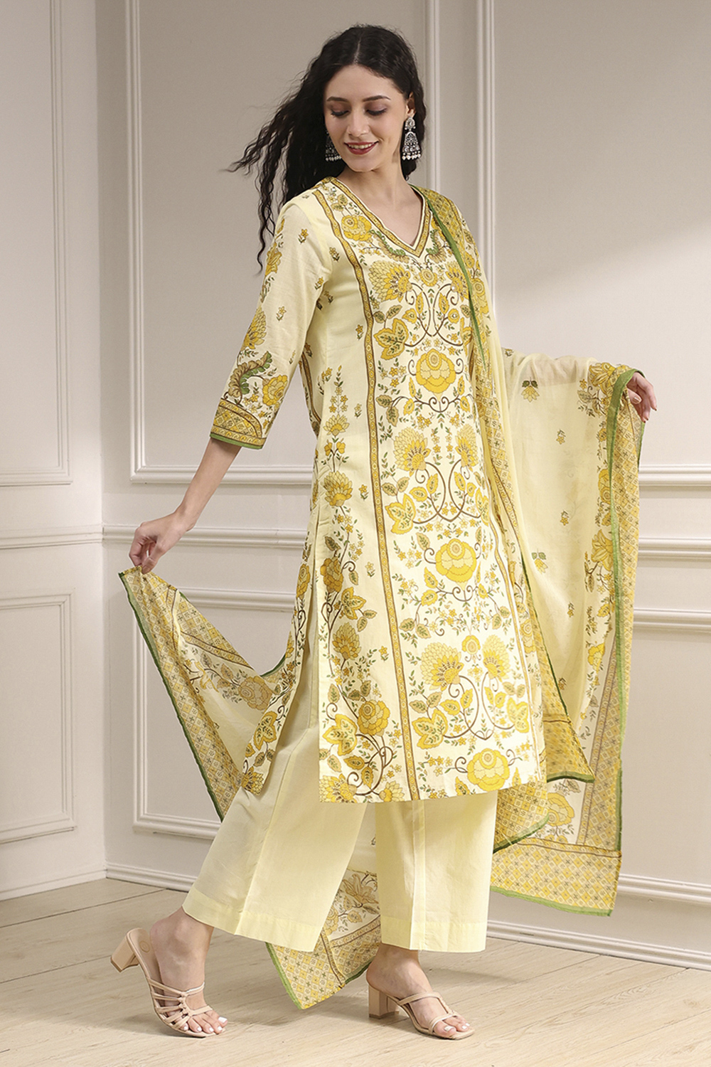 Cream-Colored Cotton Printed Straight Suit Set image number 5