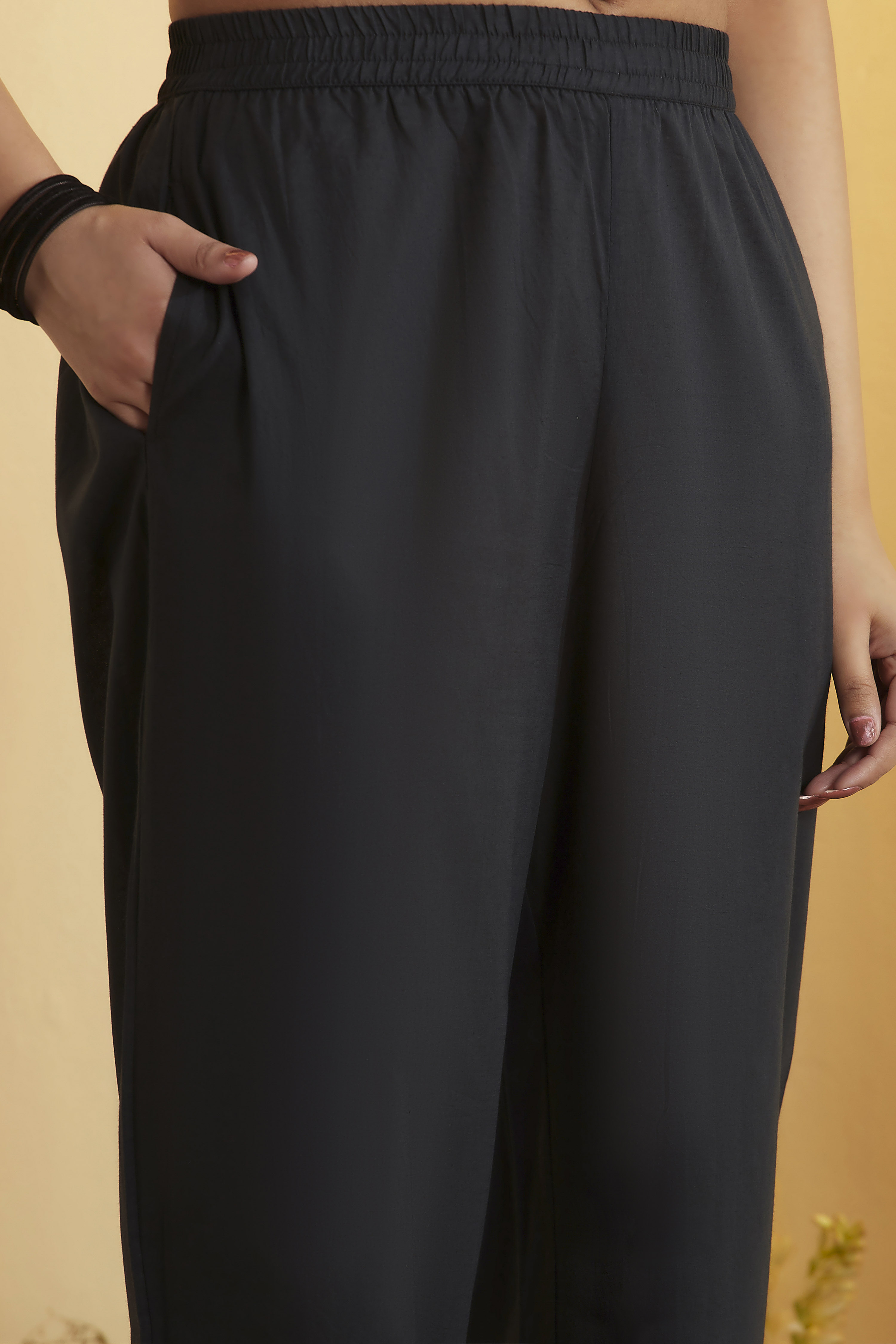 Black Paisley Printed Poly Linen Kurta Set image number 2