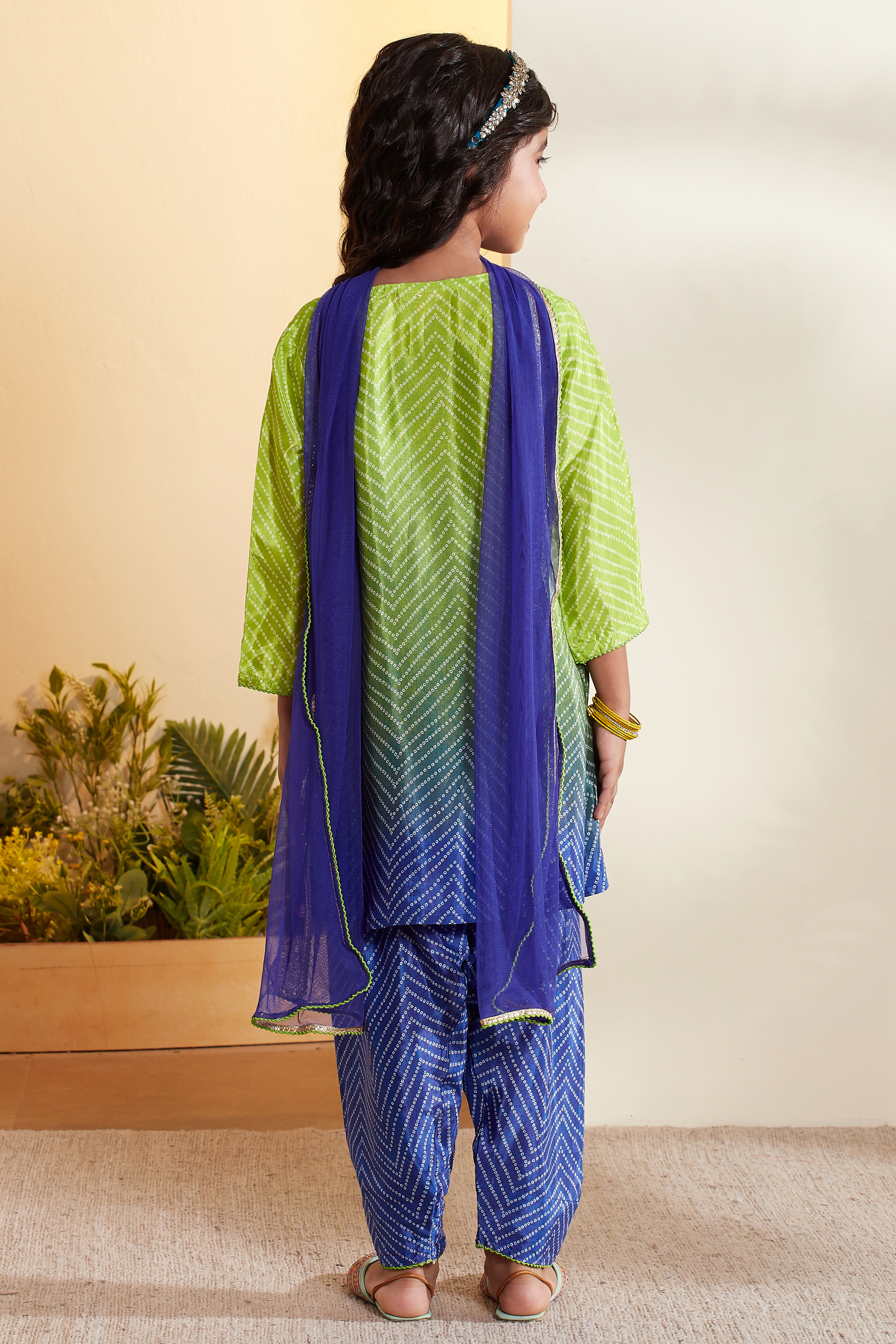 Green Viscose Rayon Ombre Bandhani Printed Kurta Set image number 5