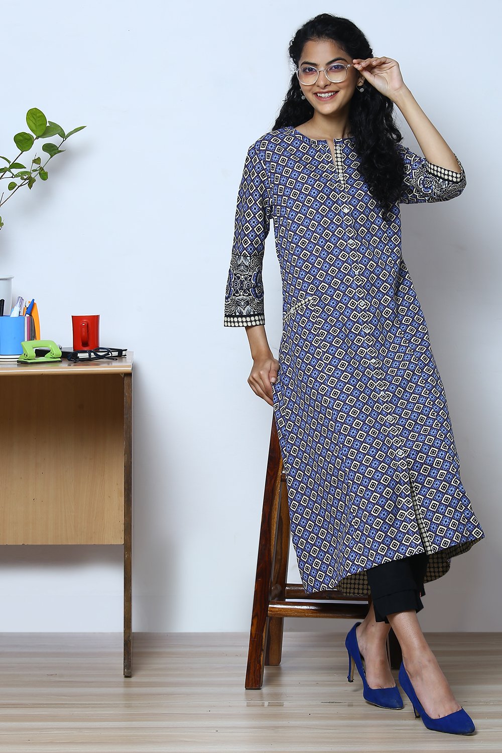 Blue Cotton Flax Straight Printed Kurta image number 0