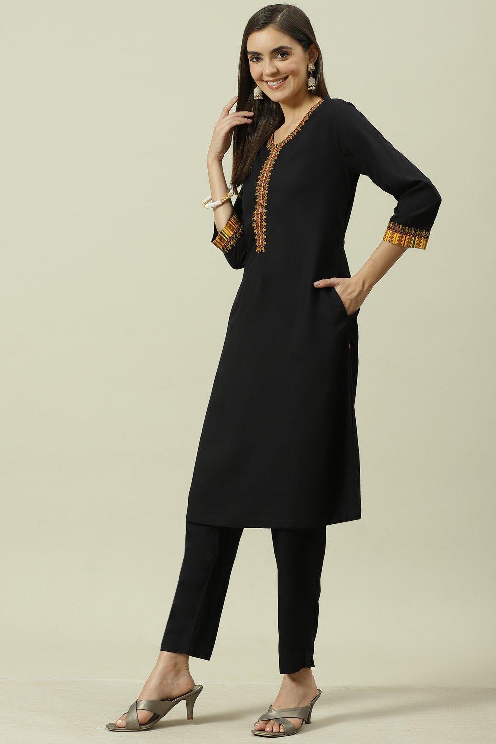 Black Solid LIVA Straight Kurta Regular Pant Suit Set image number 3