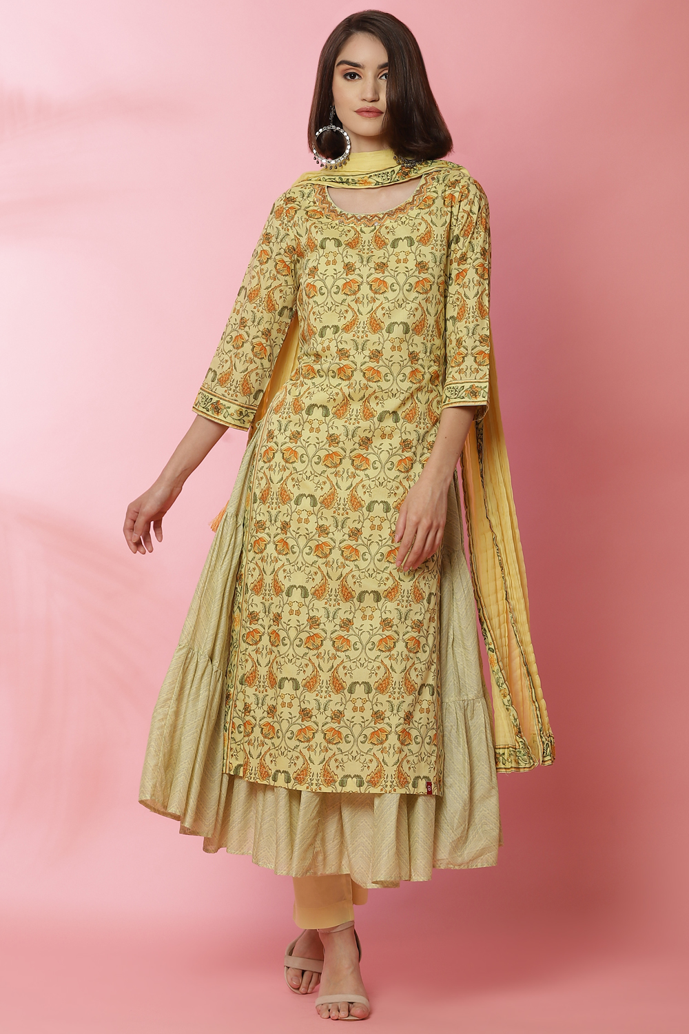 Light Yellow Double Layered Kurta Slim Pant Suit Set image number 7