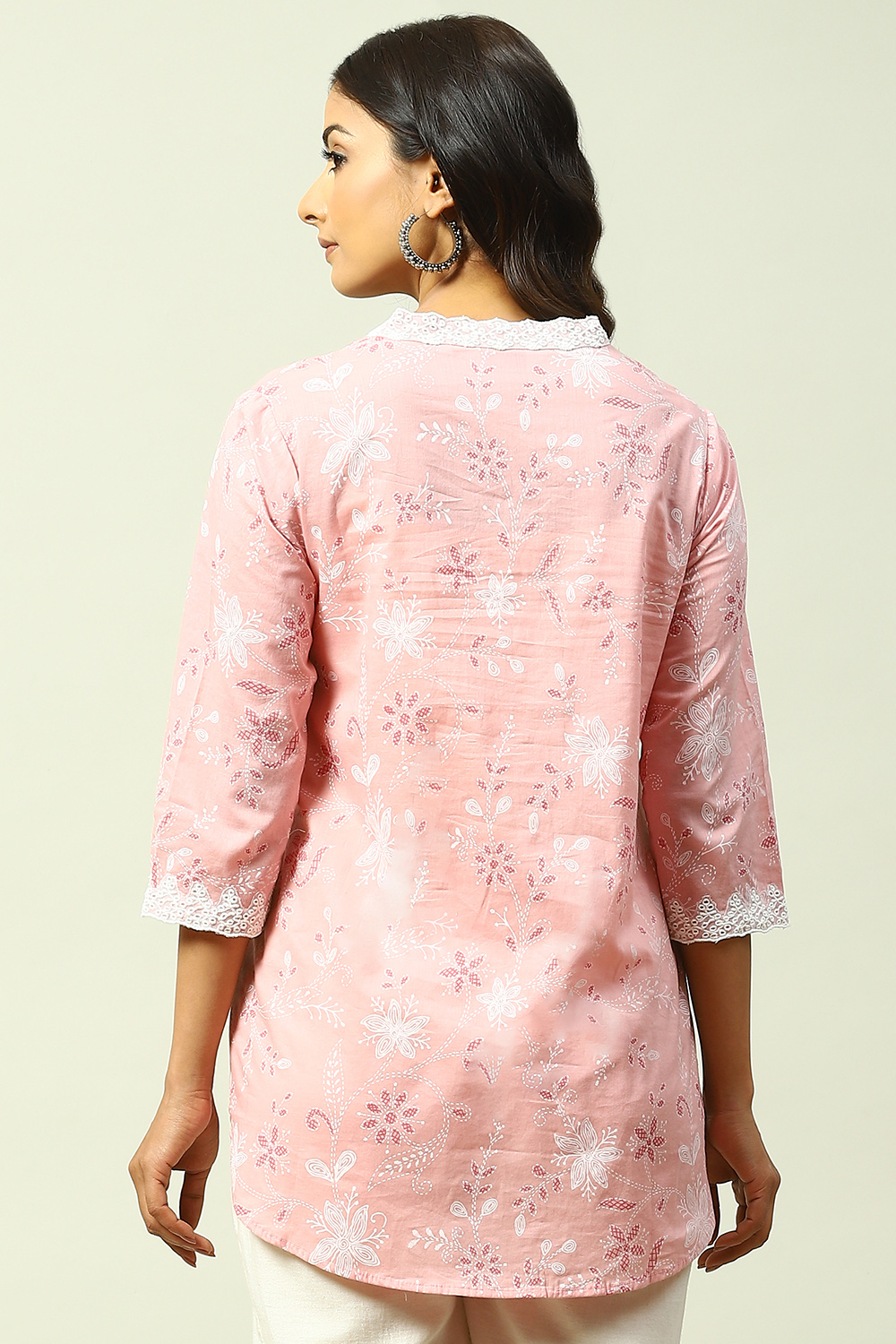 Pink Cotton Straight Printed Short Kurti image number 4