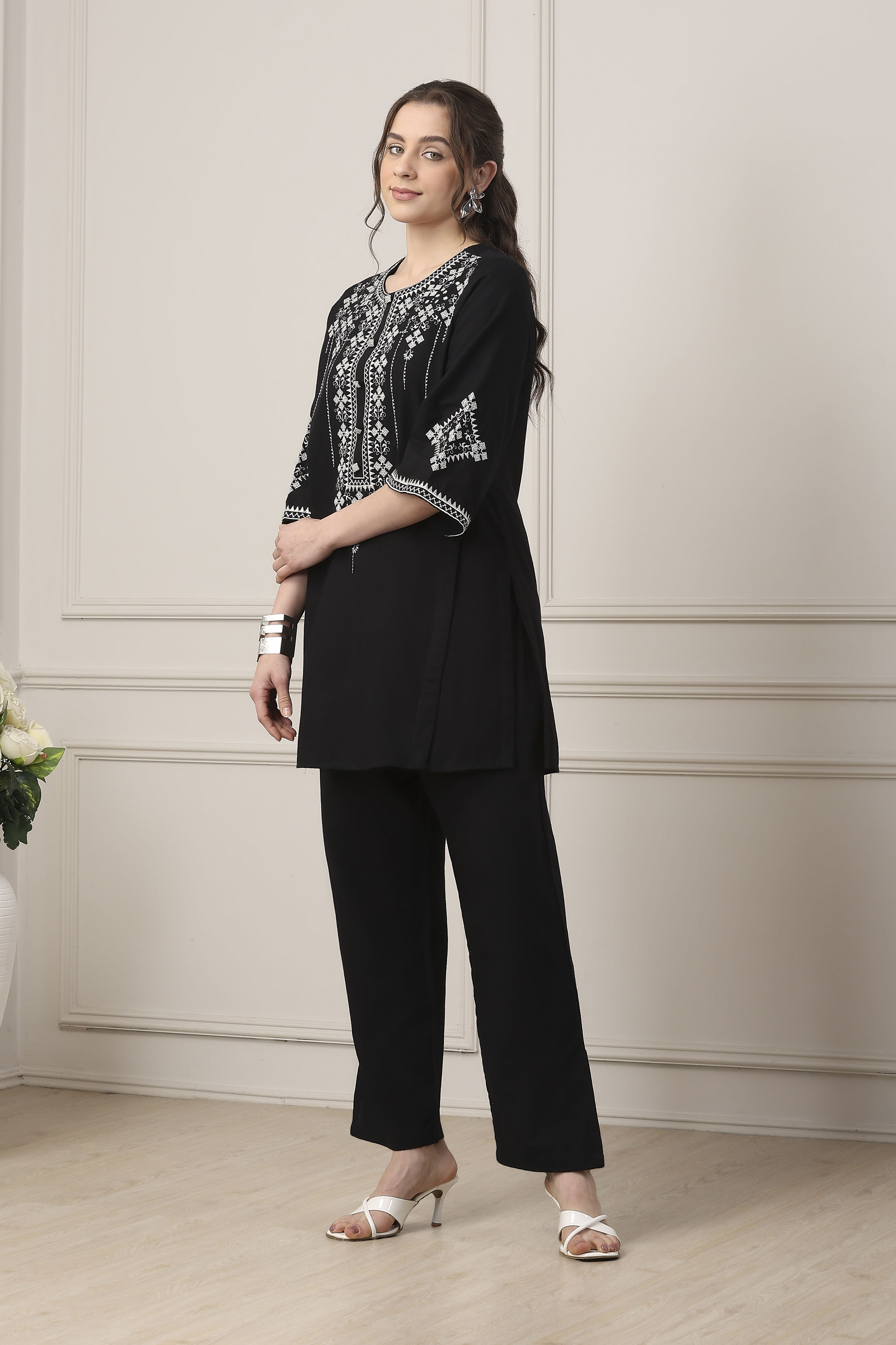 Beige Cotton Embroidered Straight Suit Set image number 3