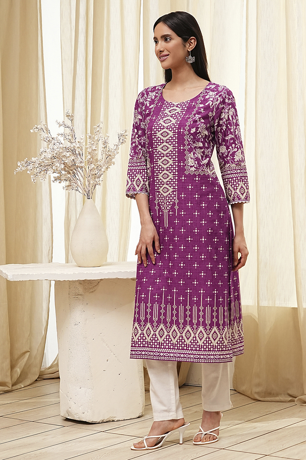 Purple Cotton Printed Straight Kurta image number 2