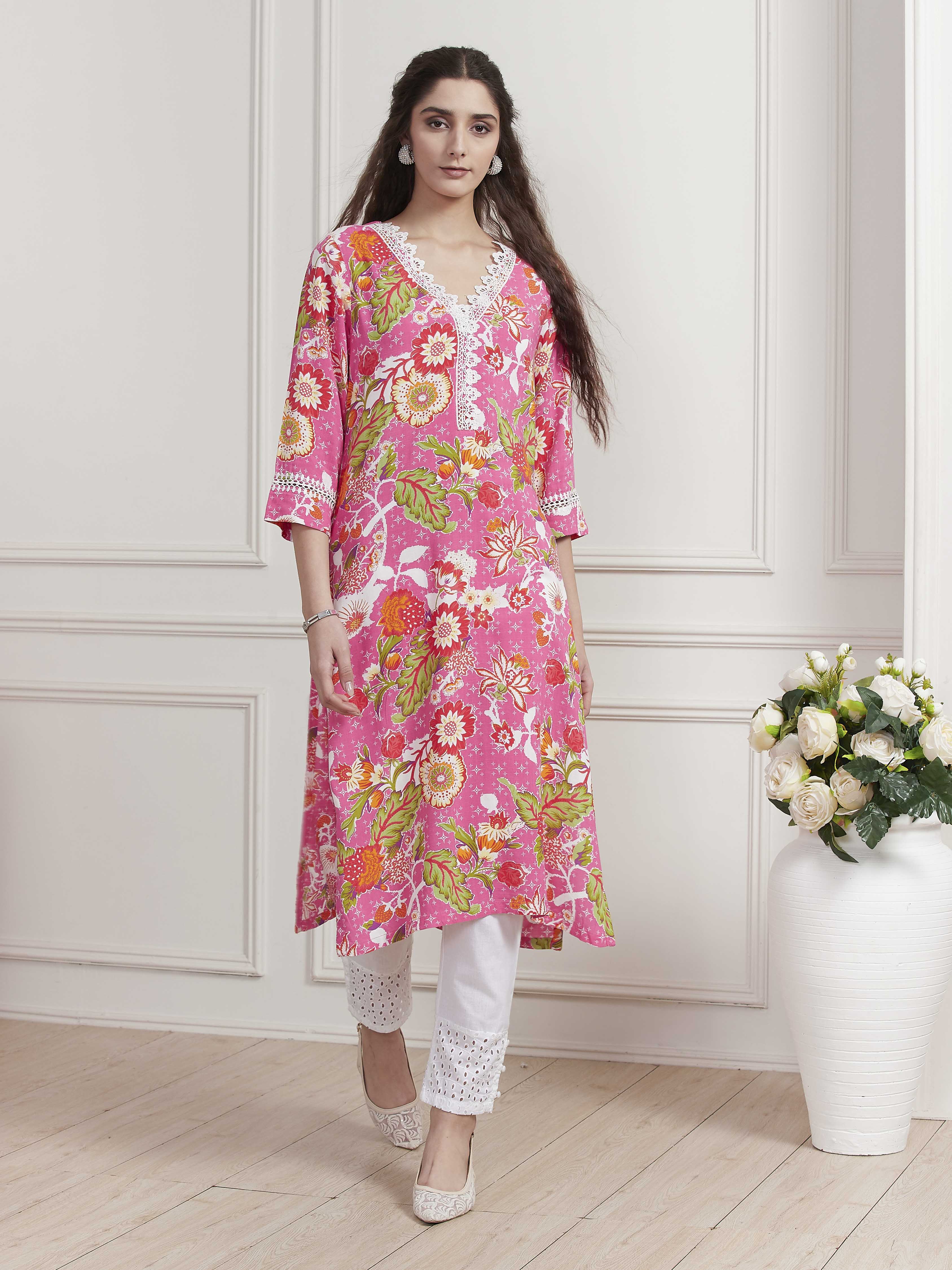 Yellow Floral Printed Straight Kurta image number 5
