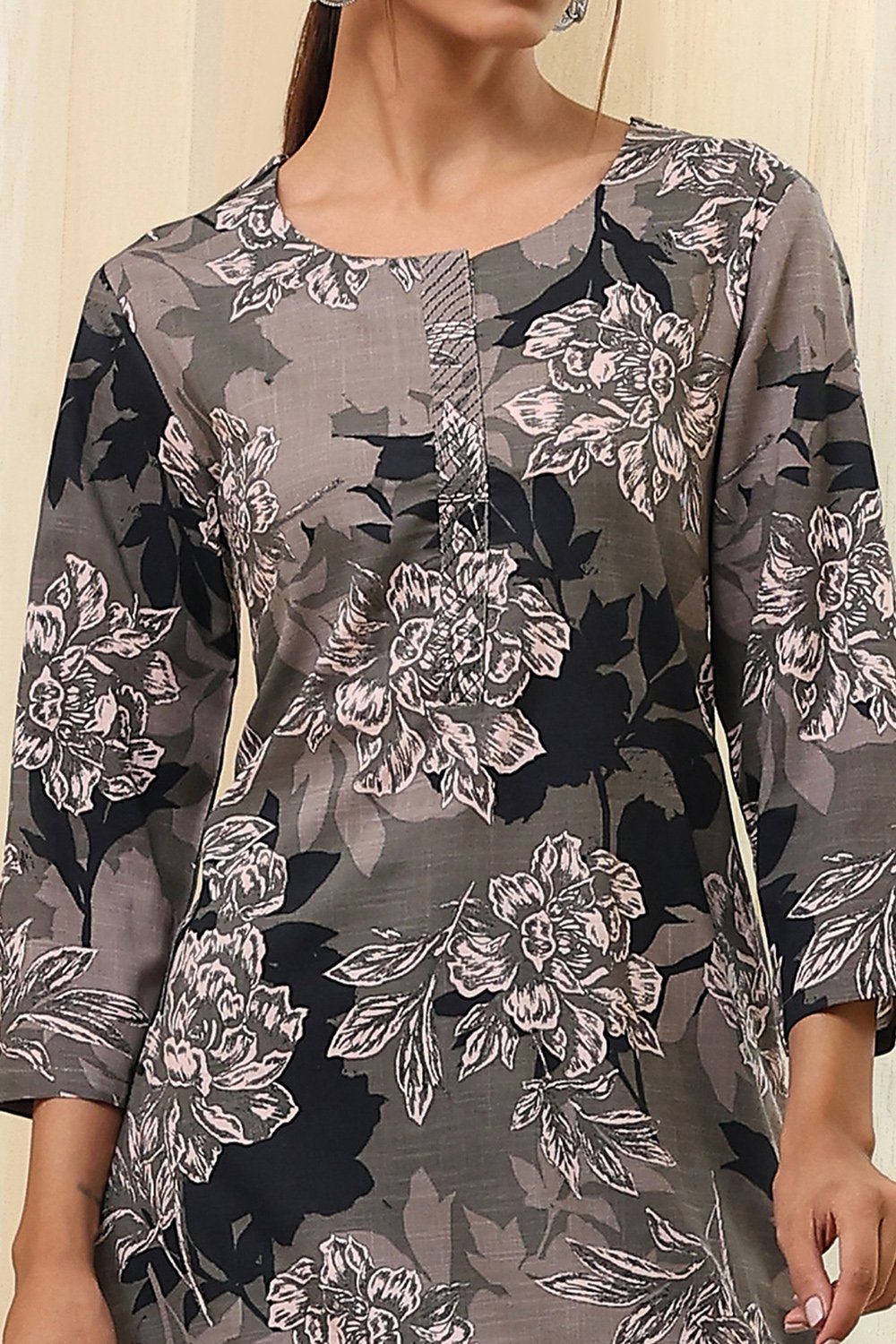 Onion Pink Viscose Rayon Straight Kurta image number 1