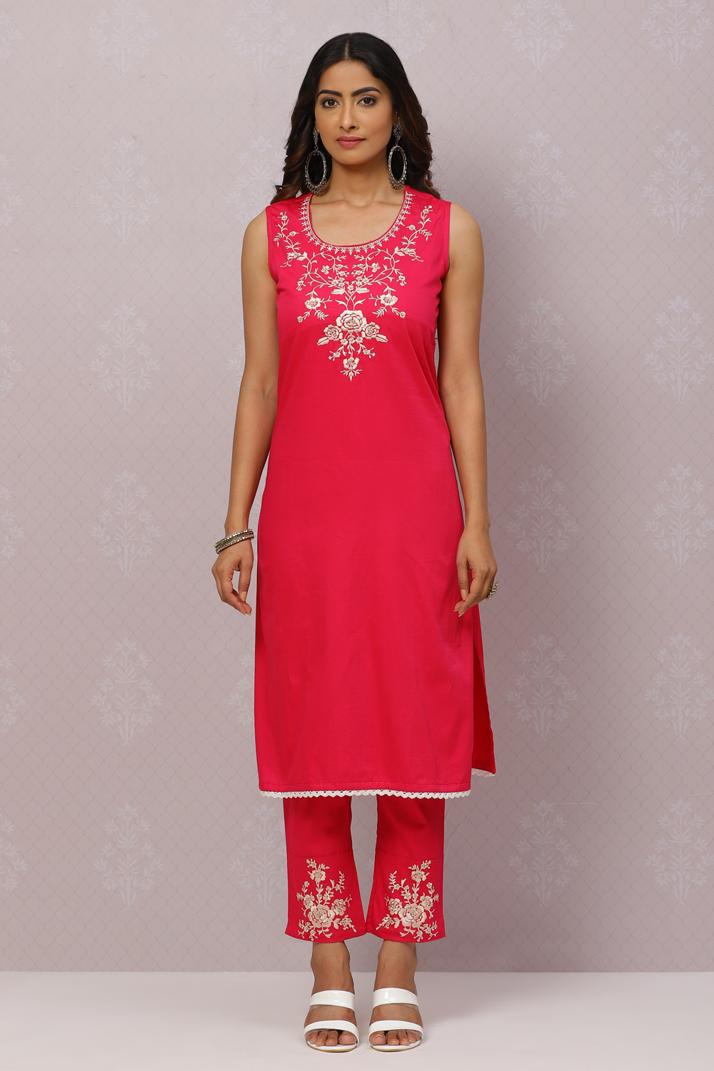 Pink Poly Viscose Straight Kurta Slim Pants Suit Set image number 4