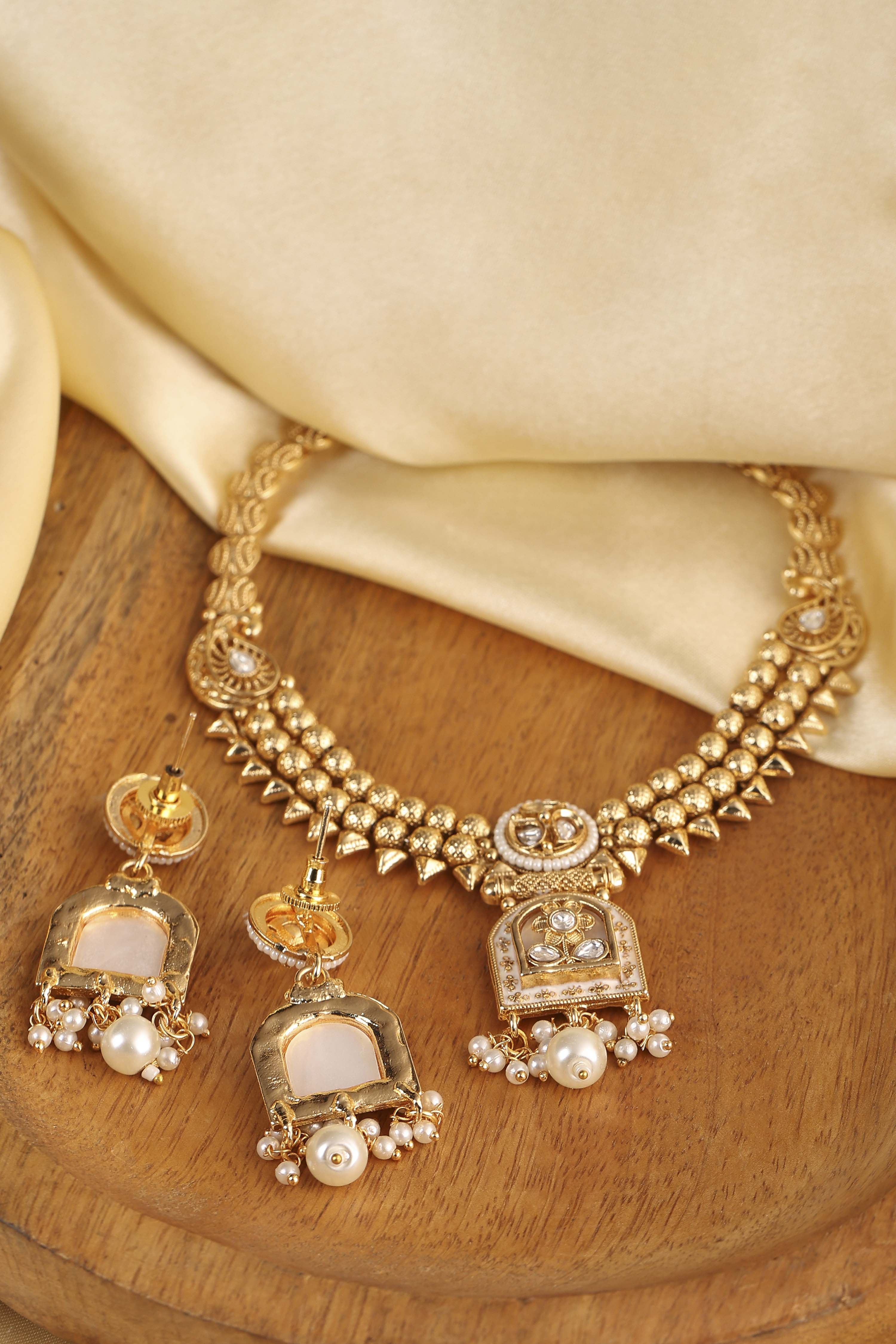 White Stone Necklace Set image number 2