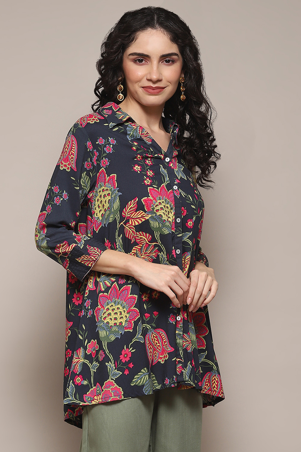 Black Rayon Straight Printed Shirt image number 4