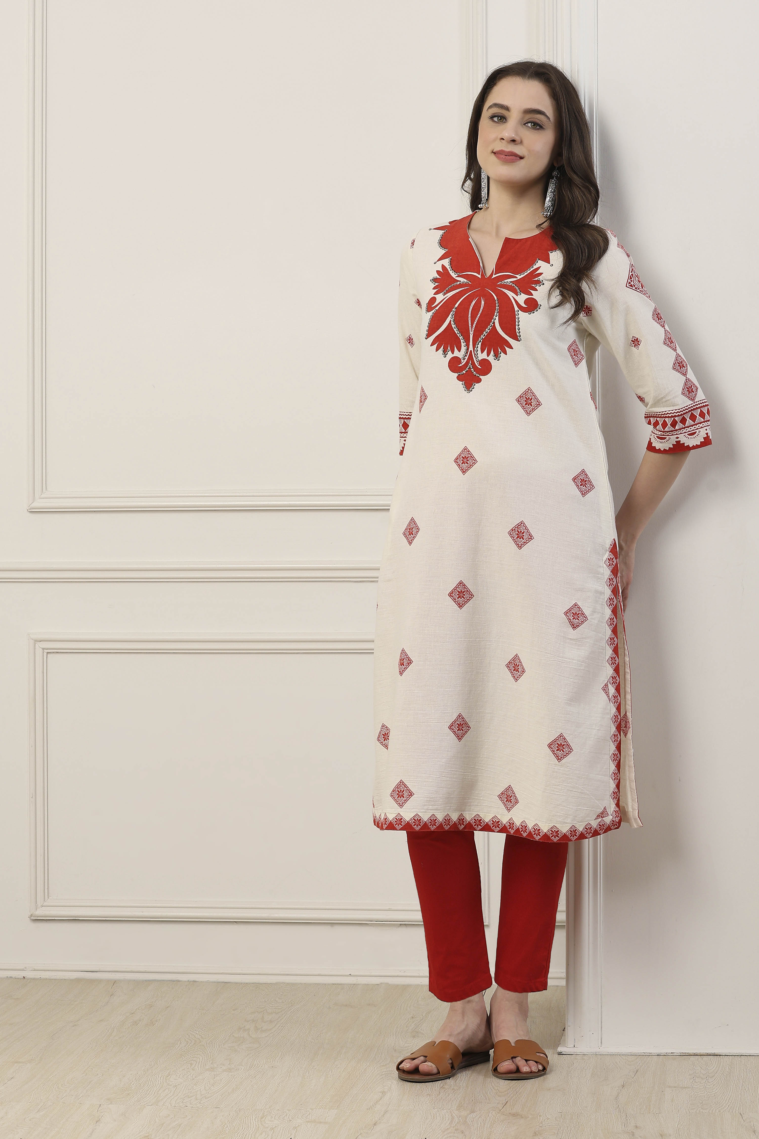 Ivory & Orange Cotton Ethnic Motif Printed Straight Kurta image number 4